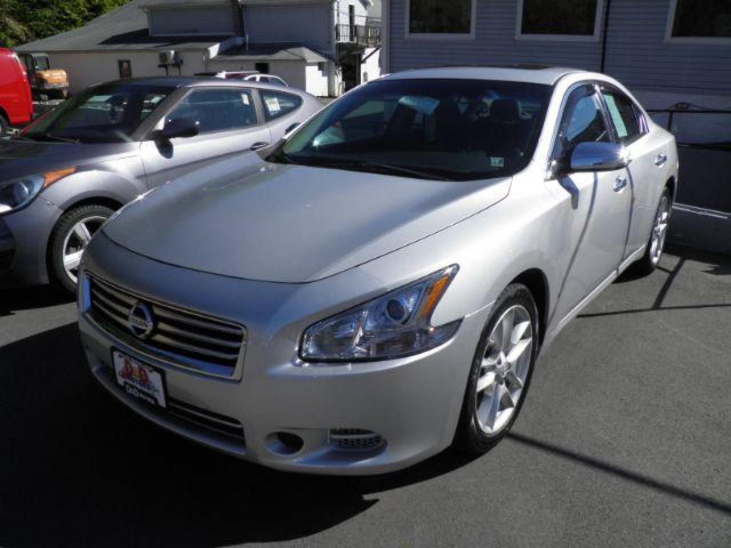 2014 SILVER Nissan Maxima S (1N4AA5AP0EC) with an 3.5L V6 engine, AT transmission, located at 19521 New George's Creek Rd SW, Barton, MD, 21521, (301) 463-2404, 39.524323, -79.017906 - Photo#0