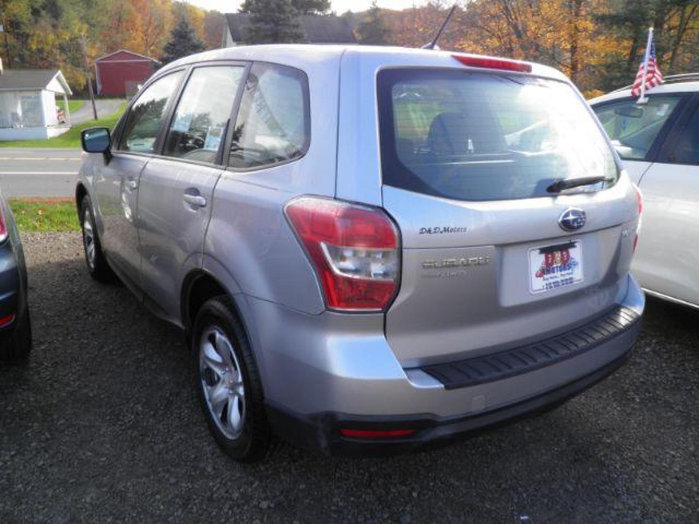 2014 SILVER Subaru Forester 2.5i (JF2SJAAC6EH) with an 2.5 L4 engine, AT transmission, located at 19521 New George's Creek Rd SW, Barton, MD, 21521, (301) 463-2404, 39.524323, -79.017906 - Photo#5