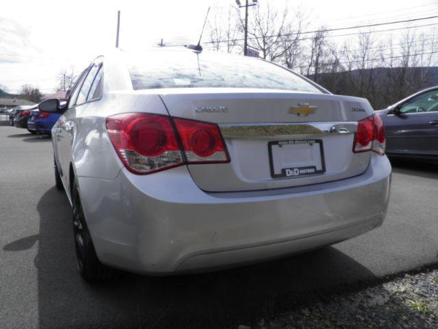 2015 SILVER Chevrolet Cruze LS Auto (1G1PA5SG6F7) with an 1.8L L4 engine, AT transmission, located at 15520 McMullen Hwy SW, Belair, MD, 21502, (301) 729-3700, 39.581375, -78.846451 - Photo#4