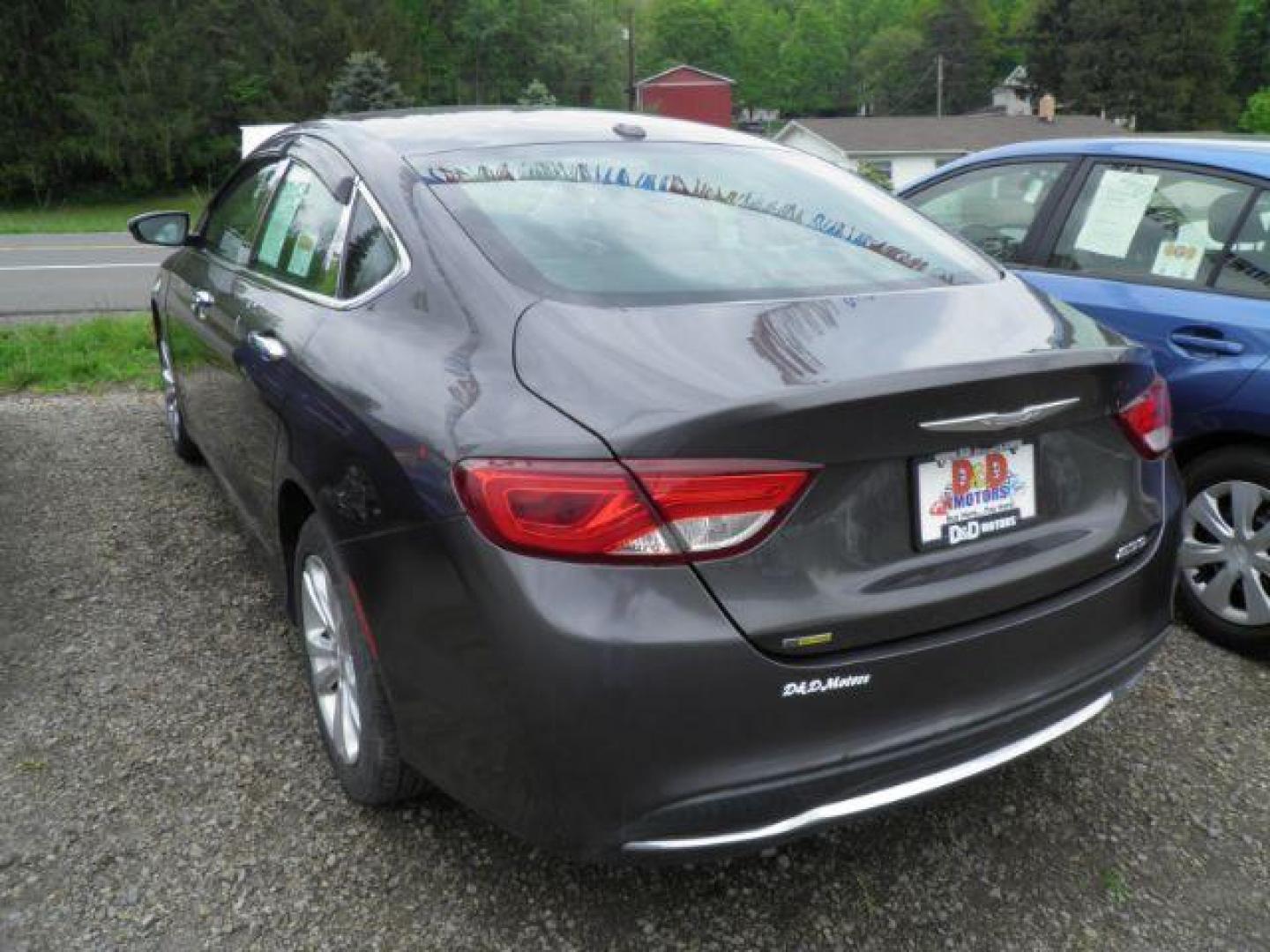 2015 GRAY Chrysler 200 Limited (1C3CCCAB6FN) with an 2.4L L4 engine, AT transmission, located at 19521 New George's Creek Rd SW, Barton, MD, 21521, (301) 463-2404, 39.524323, -79.017906 - Photo#4