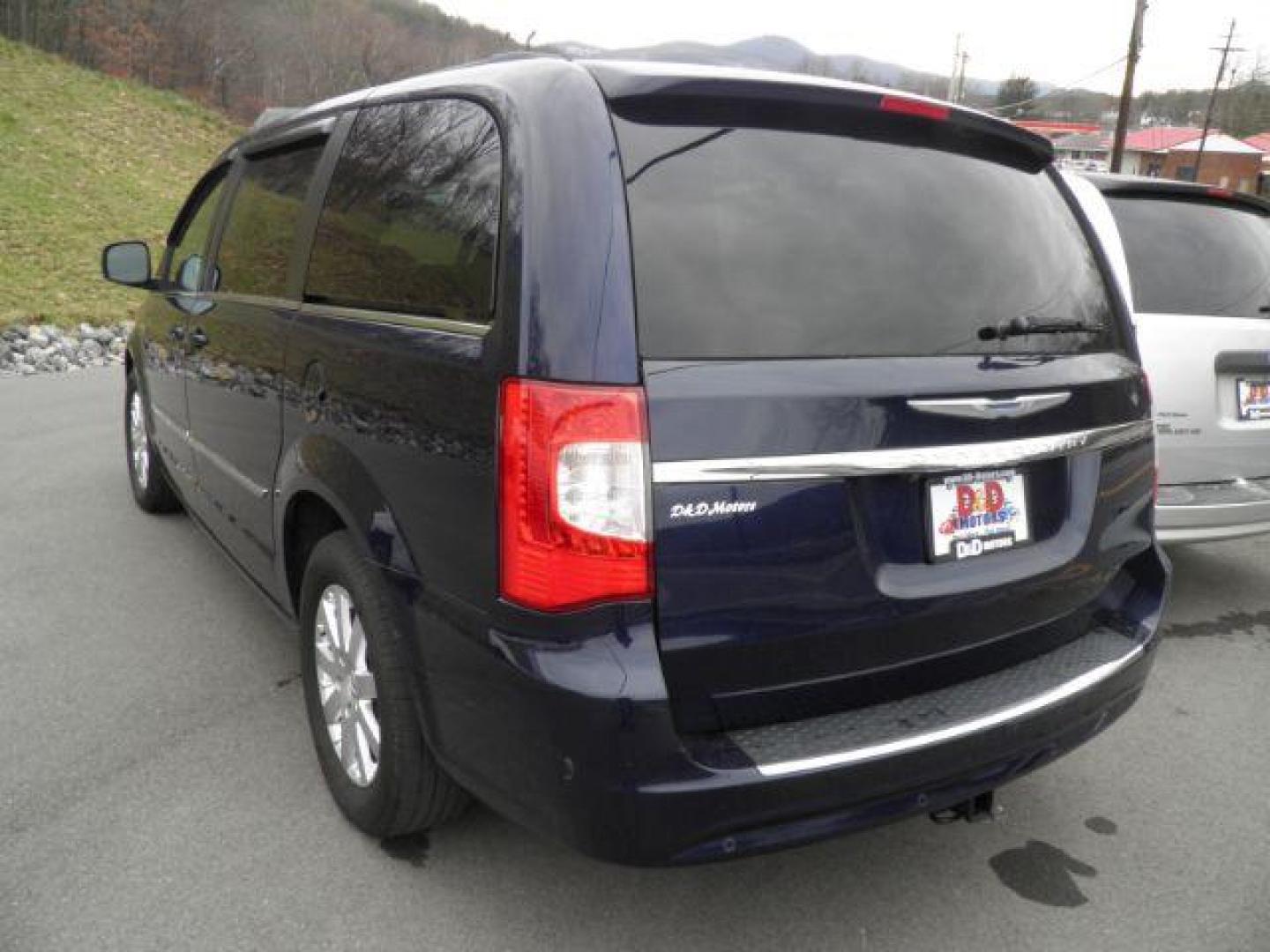 2015 BLUE Chrysler Town and Country Touring (2C4RC1BG4FR) with an 3.6L V6 engine, AT transmission, located at 15520 McMullen Hwy SW, Belair, MD, 21502, (301) 729-3700, 39.581375, -78.846451 - Photo#5