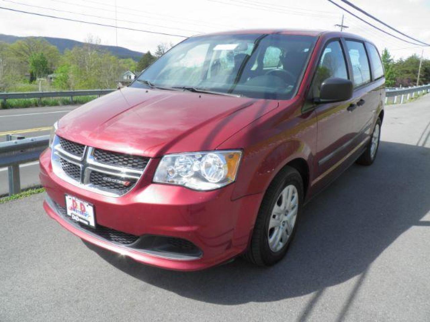 2015 RED Dodge Grand Caravan SE (2C4RDGBG0FR) with an 3.6L V6 engine, AT transmission, located at 15520 McMullen Hwy SW, Belair, MD, 21502, (301) 729-3700, 39.581375, -78.846451 - Photo#0