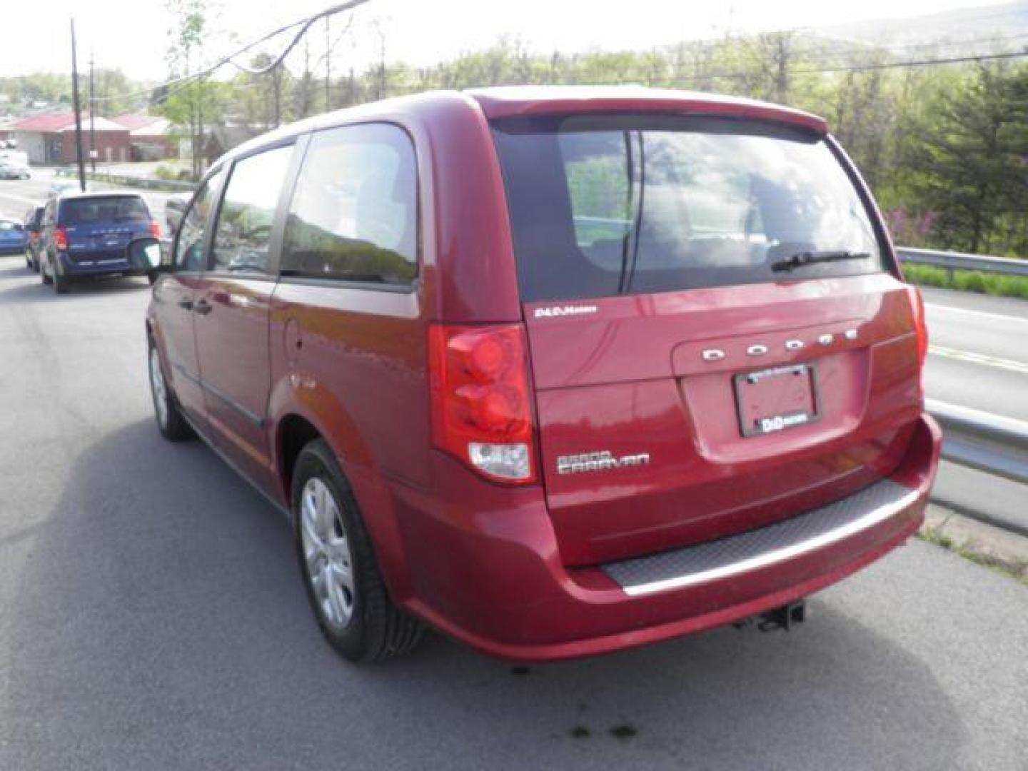 2015 RED Dodge Grand Caravan SE (2C4RDGBG0FR) with an 3.6L V6 engine, AT transmission, located at 15520 McMullen Hwy SW, Belair, MD, 21502, (301) 729-3700, 39.581375, -78.846451 - Photo#5