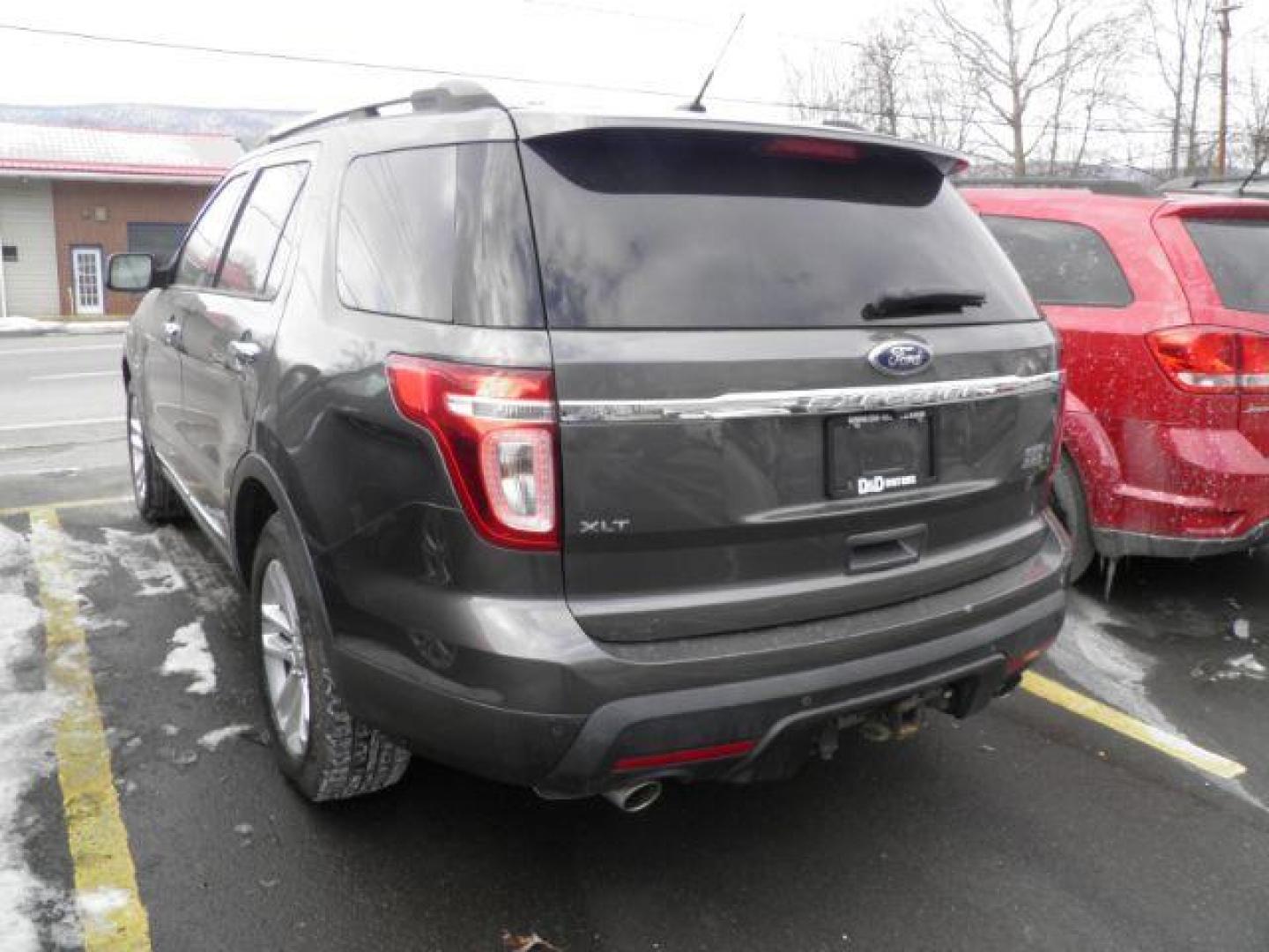 2015 GRAY FORD EXPLORER XLT FWD (1FM5K7D84FG) with an 3.5L V6 engine, AT transmission, located at 15520 McMullen Hwy SW, Belair, MD, 21502, (301) 729-3700, 39.581375, -78.846451 - Photo#6