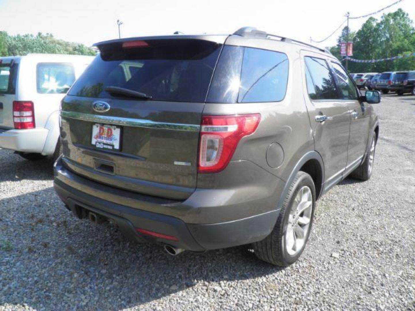 2015 BROWN Ford Explorer SUV (1FM5K8D83FG) with an 3.5L V6 engine, AT transmission, located at 15520 McMullen Hwy SW, Belair, MD, 21502, (301) 729-3700, 39.581375, -78.846451 - Photo#6