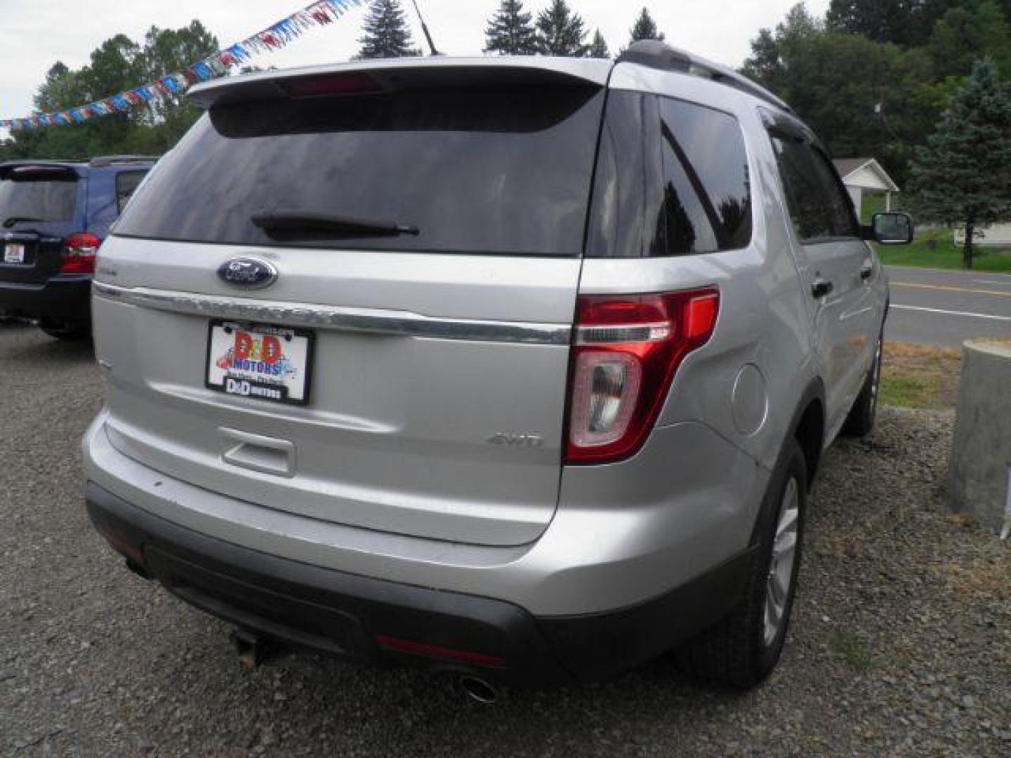 2015 SILVER Ford Explorer XLT 4WD (1FM5K8D83FG) with an 3.5L V6 engine, AT transmission, located at 19521 New George's Creek Rd SW, Barton, MD, 21521, (301) 463-2404, 39.524323, -79.017906 - Photo#6