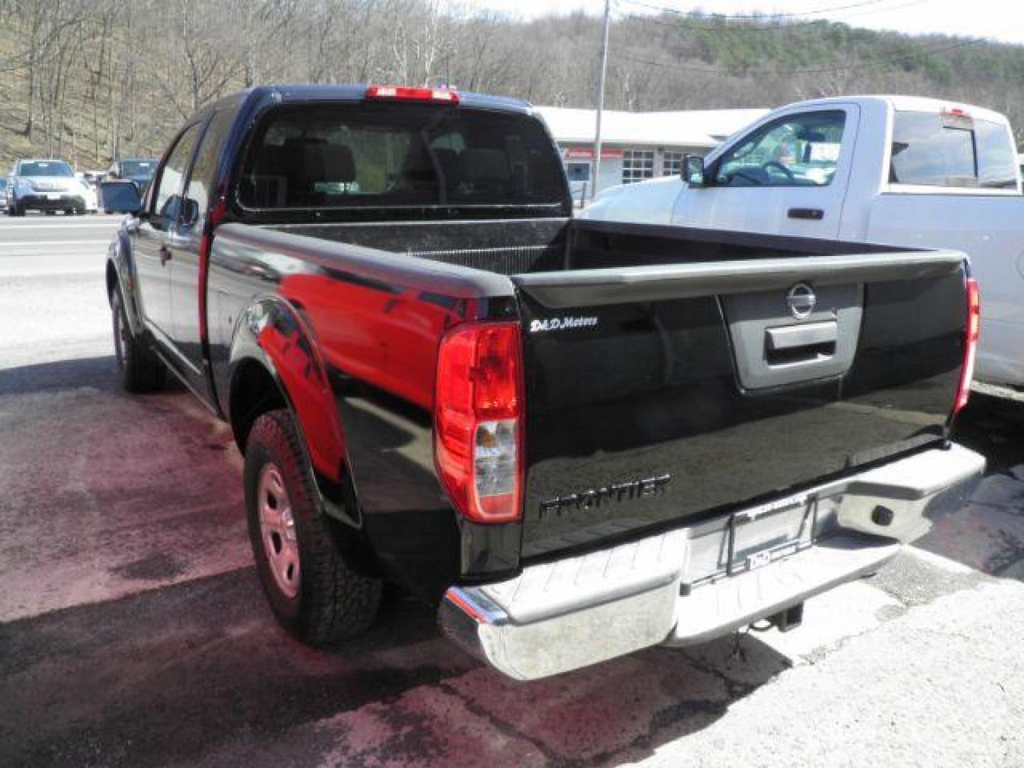 2015 BLACK Nissan Frontier SV King Cab I4 5AT 2WD (1N6BD0CT6FN) with an 2.5L L4 engine, AT transmission, located at 15520 McMullen Hwy SW, Belair, MD, 21502, (301) 729-3700, 39.581375, -78.846451 - Photo#3