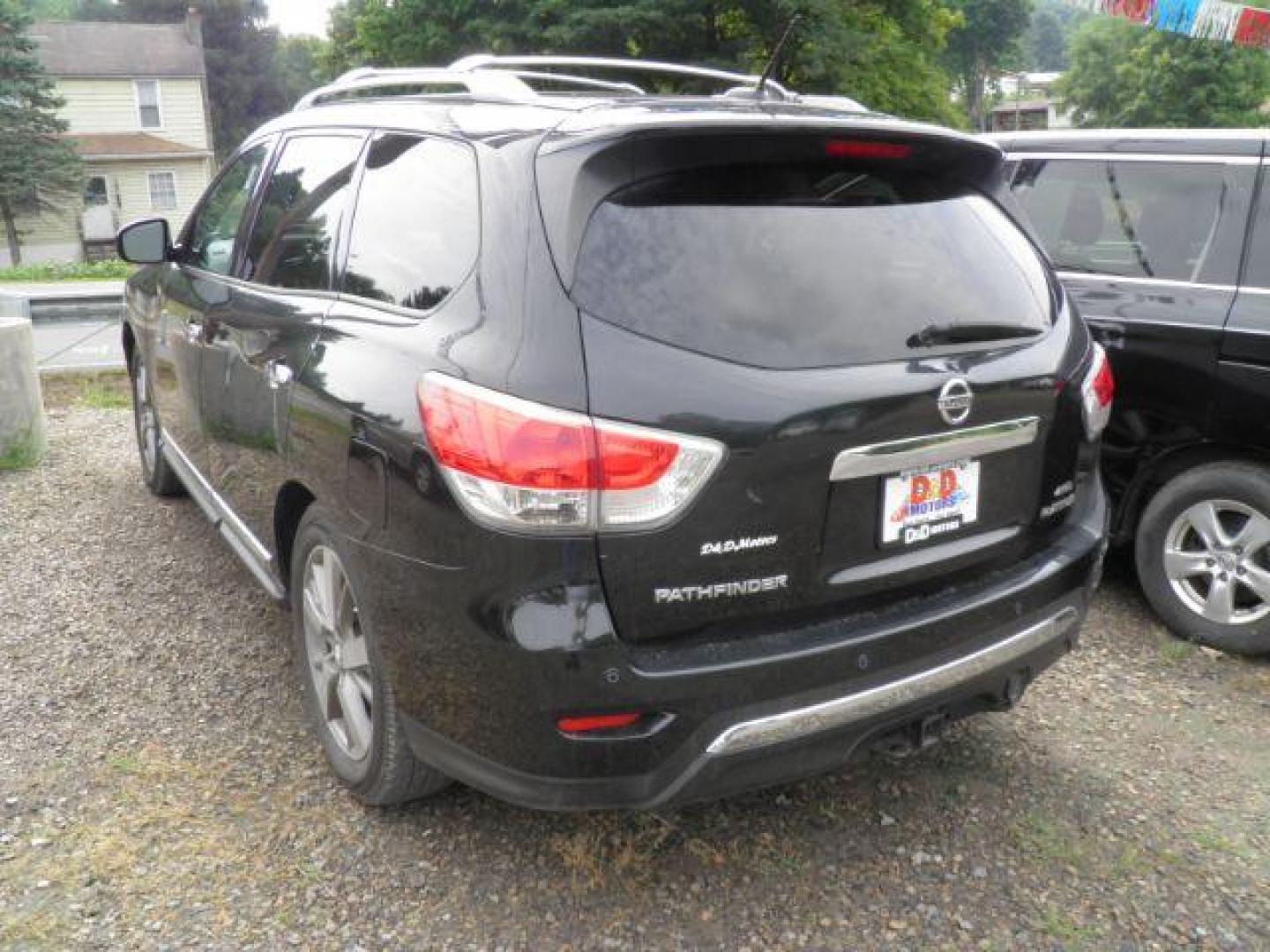 2015 BLACK Nissan Pathfinder Platinum 4WD (5N1AR2MM1FC) with an 3.5L V6 engine, AT transmission, located at 15520 McMullen Hwy SW, Belair, MD, 21502, (301) 729-3700, 39.581375, -78.846451 - Photo#6