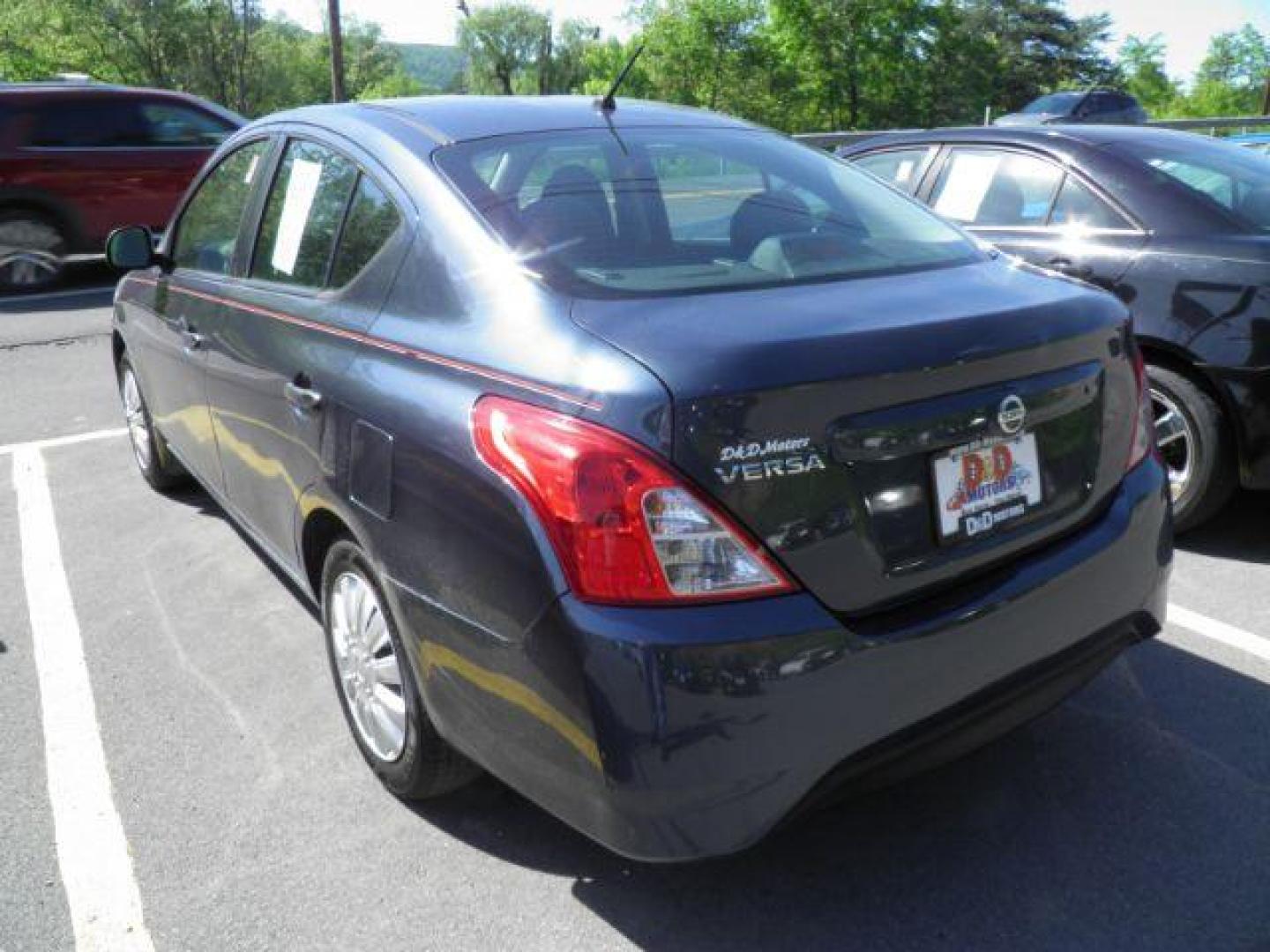 2015 BLUE Nissan Versa 1.6 S 5M (3N1CN7AP3FL) with an 1.6L L4 DOHC 16V engine, AT transmission, located at 15520 McMullen Hwy SW, Belair, MD, 21502, (301) 729-3700, 39.581375, -78.846451 - Photo#4