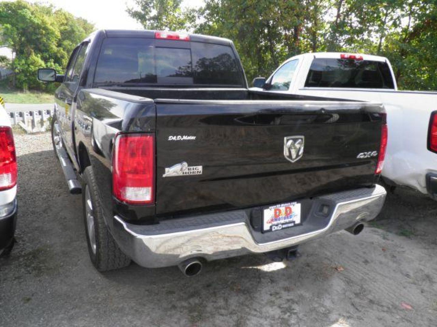 2015 BLACK RAM 1500 SLT Crew Cab SWB 4WD (3C6RR7LT6FG) with an 5.7 V8 engine, AT transmission, located at 19521 New George's Creek Rd SW, Barton, MD, 21521, (301) 463-2404, 39.524323, -79.017906 - Photo#4