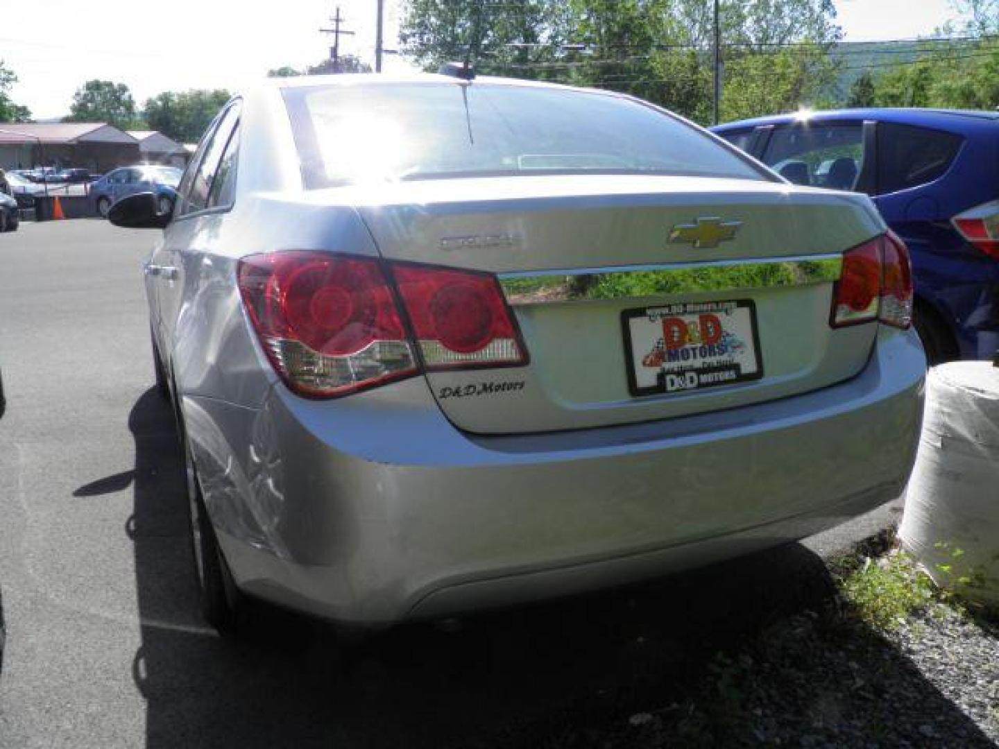 2016 SILVER Chevrolet Cruze Limited LS Auto (1G1PC5SHXG7) with an 1.8L L4 engine, AT transmission, located at 15520 McMullen Hwy SW, Belair, MD, 21502, (301) 729-3700, 39.581375, -78.846451 - Photo#4