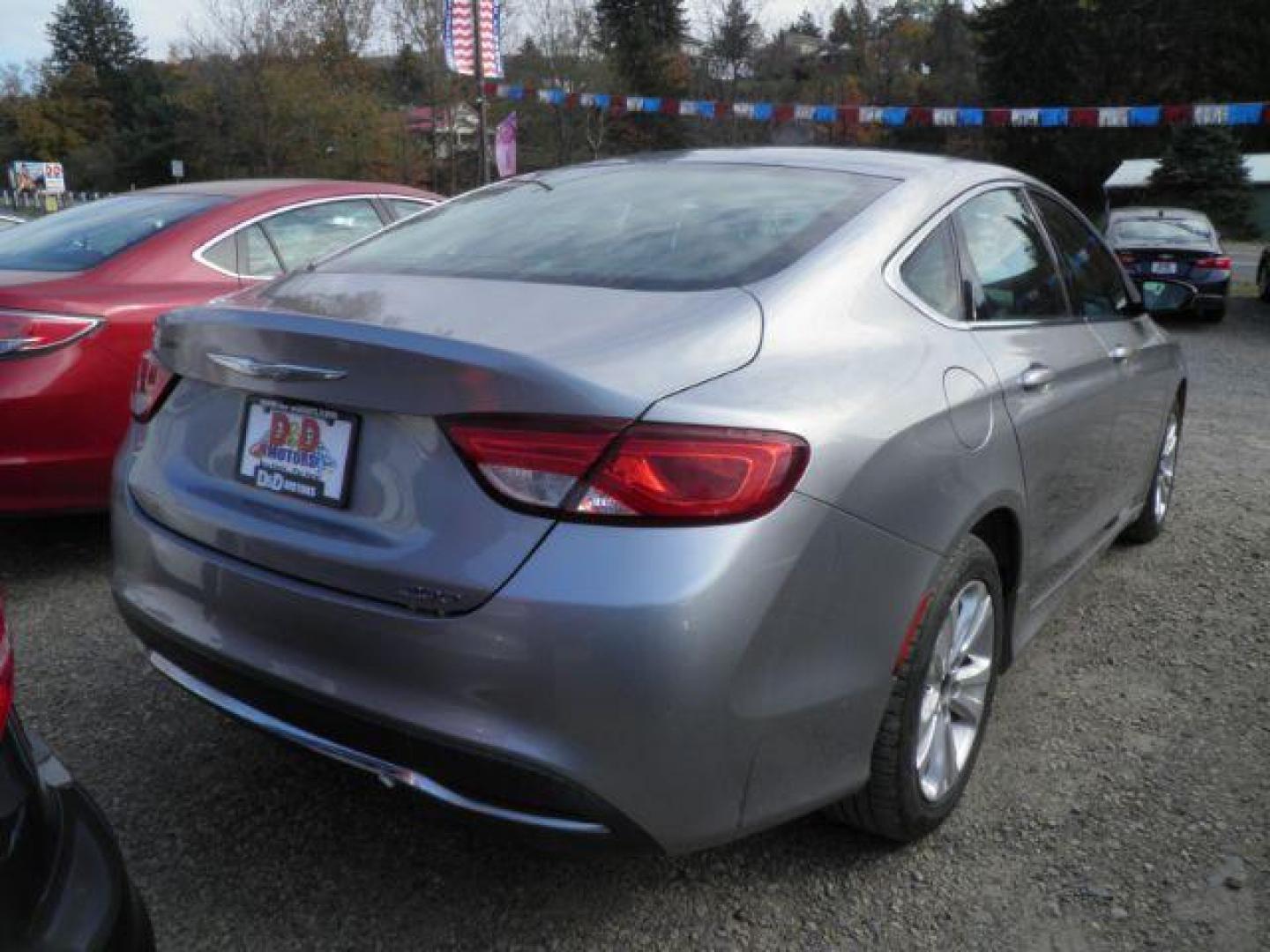 2016 GRAY Chrysler 200 Limited (1C3CCCAB6GN) with an 2.4L L4 engine, AT transmission, located at 19521 New George's Creek Rd SW, Barton, MD, 21521, (301) 463-2404, 39.524323, -79.017906 - Photo#4