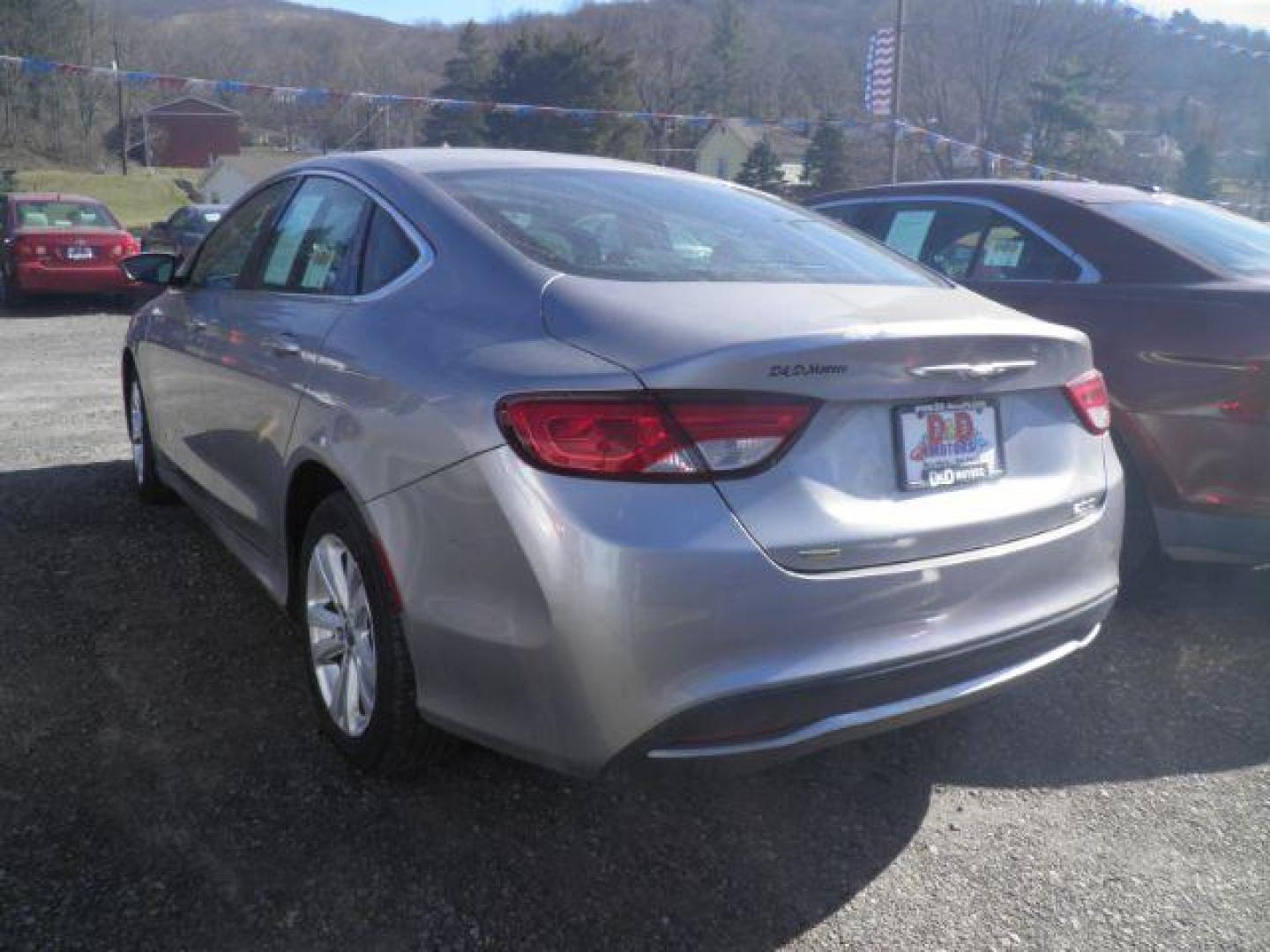 2016 GRAY Chrysler 200 Limited (1C3CCCAB6GN) with an 2.4L L4 engine, AT transmission, located at 19521 New George's Creek Rd SW, Barton, MD, 21521, (301) 463-2404, 39.524323, -79.017906 - Photo#4