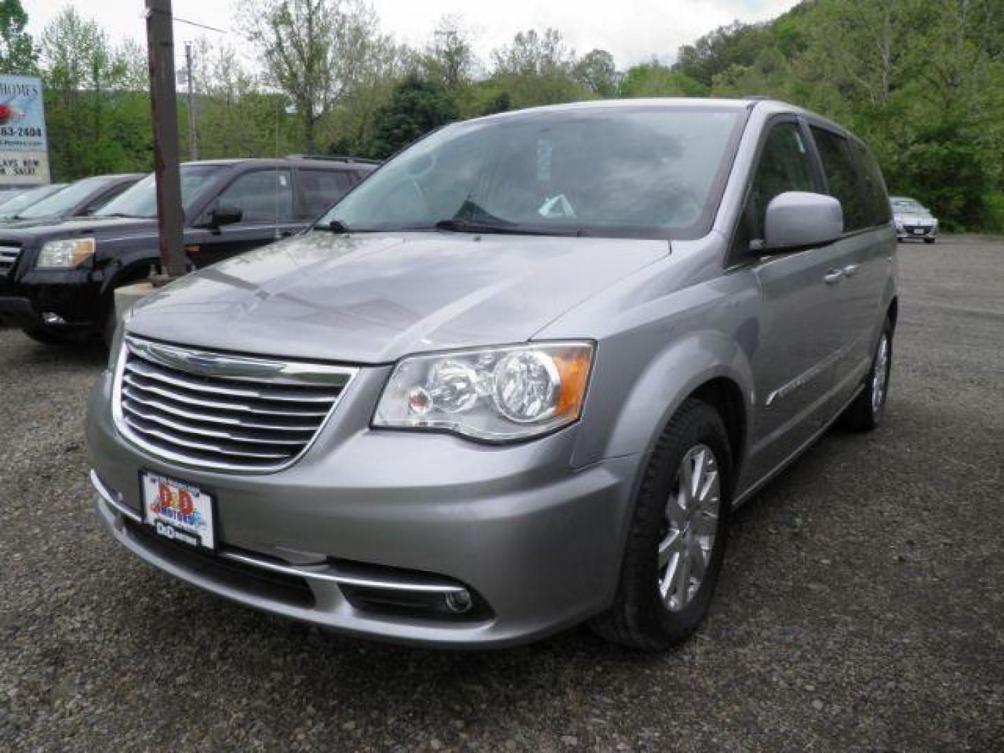 2016 SILVER Chrysler Town and Country Touring (2C4RC1BG8GR) with an 3.6L V6 engine, AT transmission, located at 19521 New George's Creek Rd SW, Barton, MD, 21521, (301) 463-2404, 39.524323, -79.017906 - Photo#0