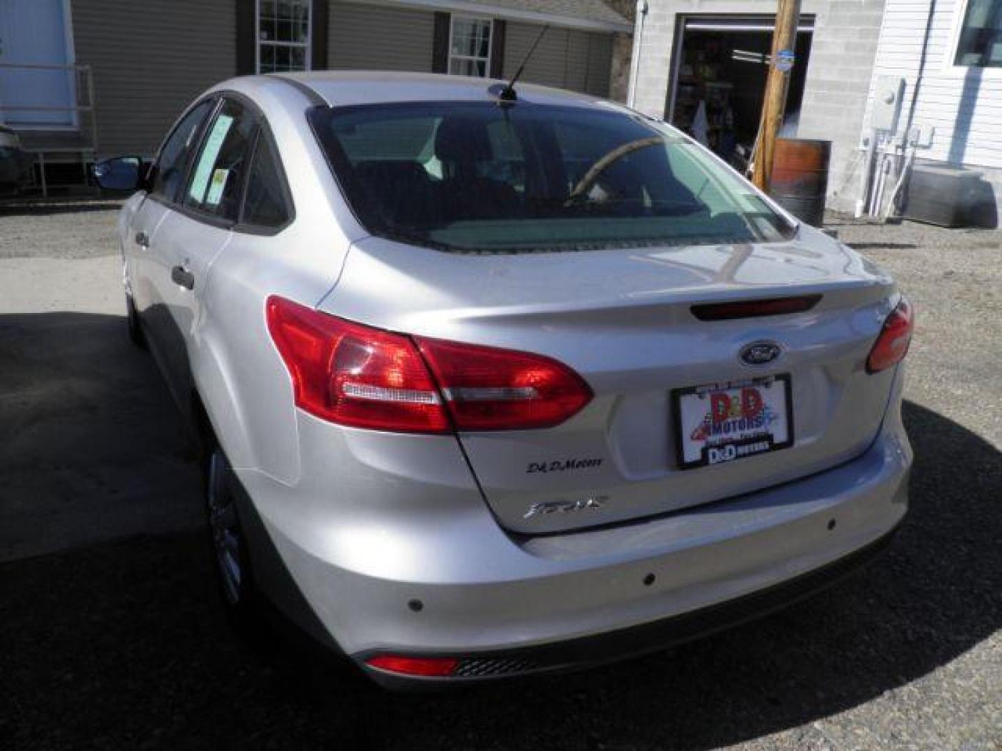 2016 SILVER Ford Focus S Sedan (1FADP3E2XGL) with an 2.0L L4 engine, AT transmission, located at 19521 New George's Creek Rd SW, Barton, MD, 21521, (301) 463-2404, 39.524323, -79.017906 - Photo#4