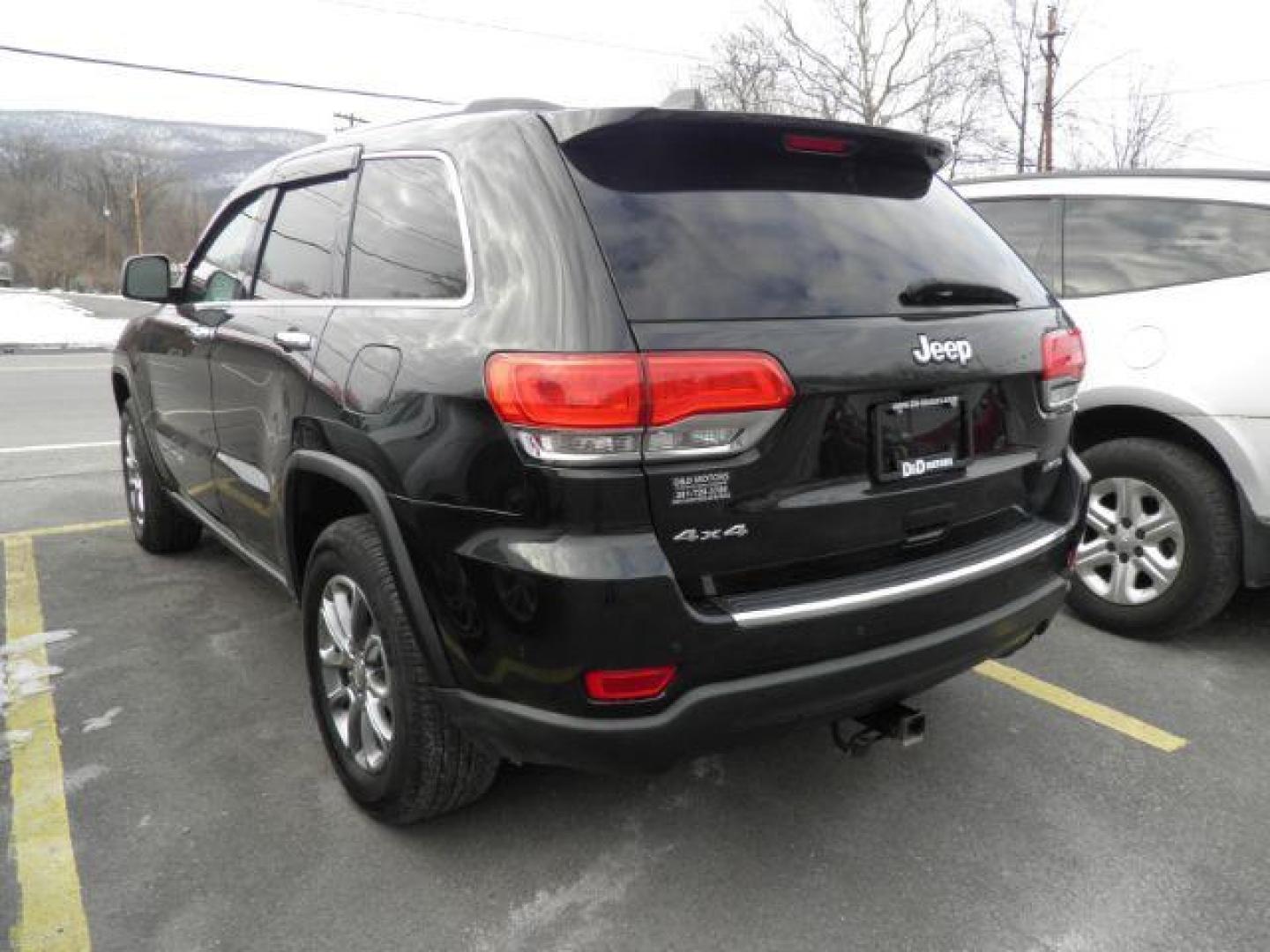 2016 BLACK JEEP G CHEROKEE Limited 4WD (1C4RJFBG8GC) with an 3.6L V6 engine, AT transmission, located at 19521 New George's Creek Rd SW, Barton, MD, 21521, (301) 463-2404, 39.524323, -79.017906 - Photo#5