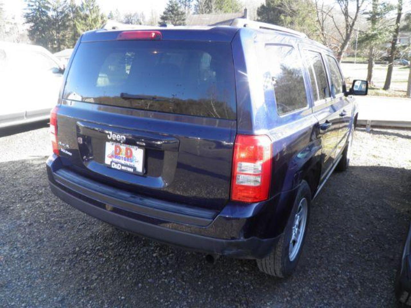 2016 BLUE Jeep Patriot Sport 4WD (1C4NJRBB3GD) with an 2.4L L4 engine, CVT transmission, located at 19521 New George's Creek Rd SW, Barton, MD, 21521, (301) 463-2404, 39.524323, -79.017906 - Photo#5