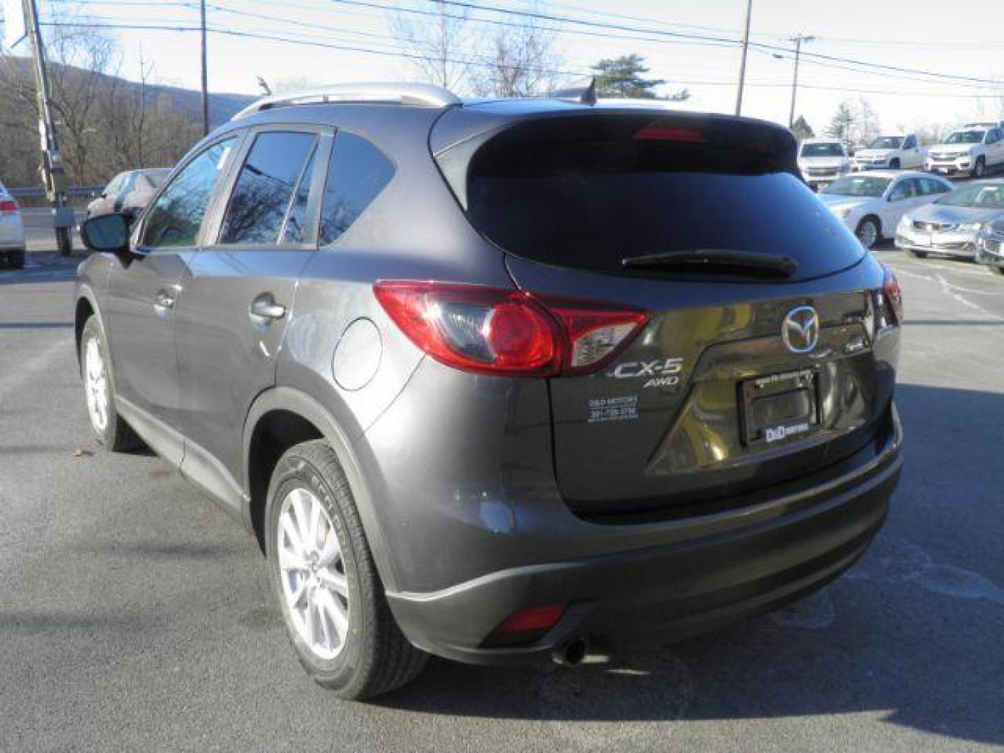 2016 GRAY Mazda CX-5 Touring AWD (JM3KE4CY2G0) with an 2.5 L4 engine, AT transmission, located at 15520 McMullen Hwy SW, Belair, MD, 21502, (301) 729-3700, 39.581375, -78.846451 - Photo#5