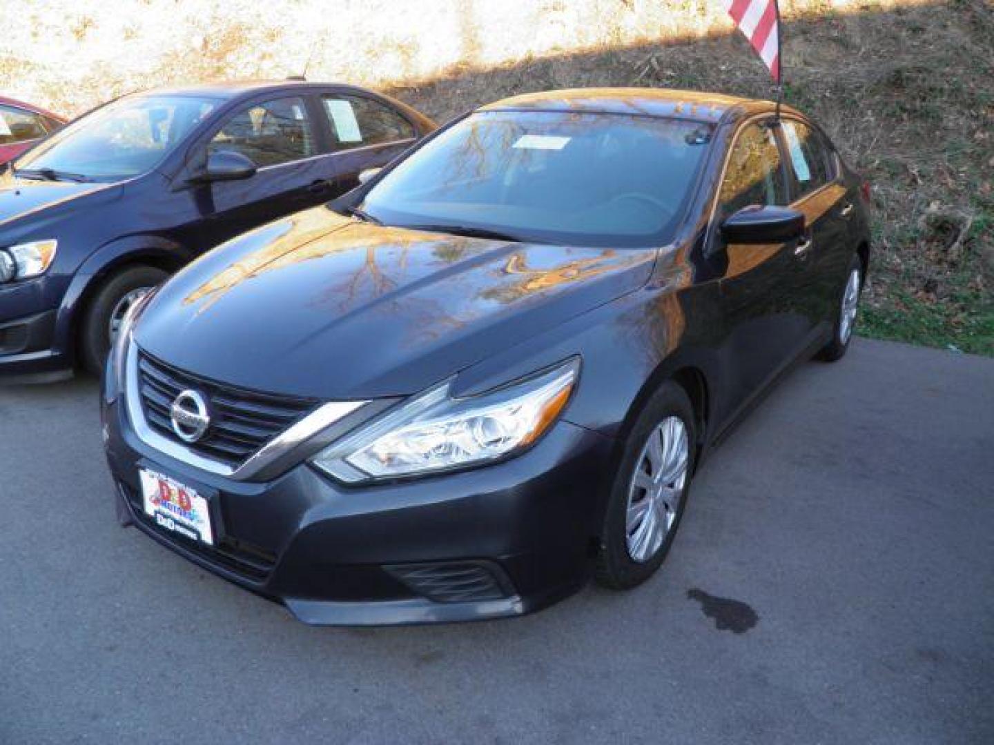 2016 GRAY NISSAN ALTIMA 2.5 S (1N4AL3AP4GC) with an 2.5 L4 engine, AT transmission, located at 15520 McMullen Hwy SW, Belair, MD, 21502, (301) 729-3700, 39.581375, -78.846451 - Photo#0