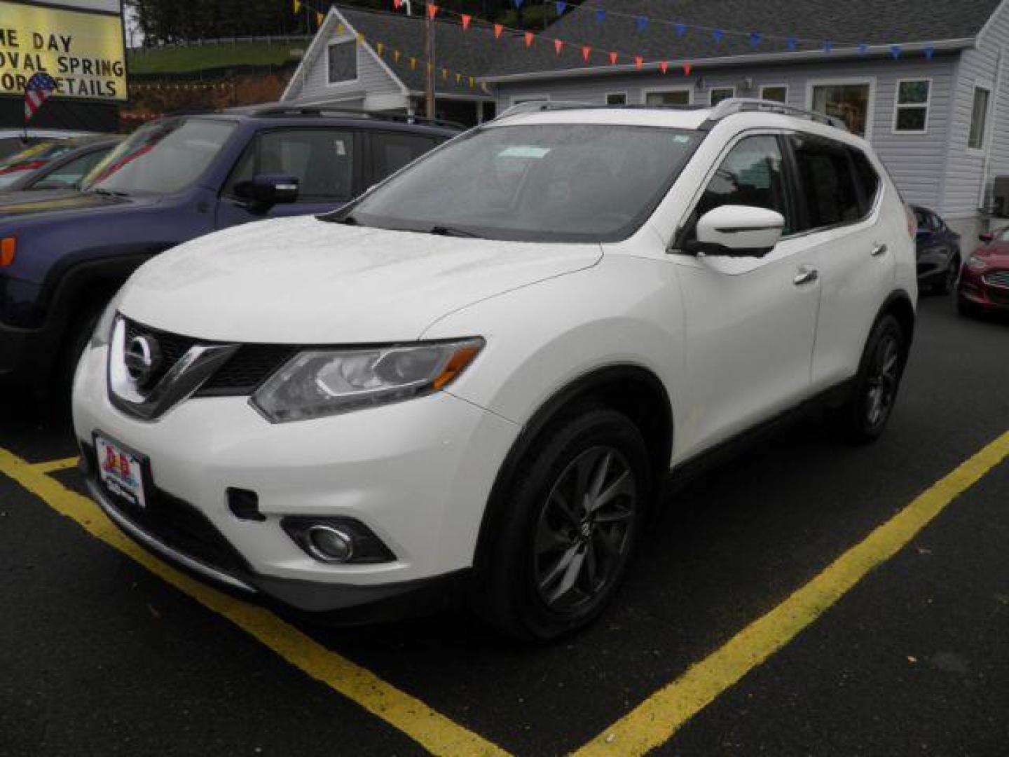 2016 WHITE NISSAN ROGUE S AWD (5N1AT2MV5GC) with an 2.5 L4 engine, AT transmission, located at 15520 McMullen Hwy SW, Belair, MD, 21502, (301) 729-3700, 39.581375, -78.846451 - Photo#0