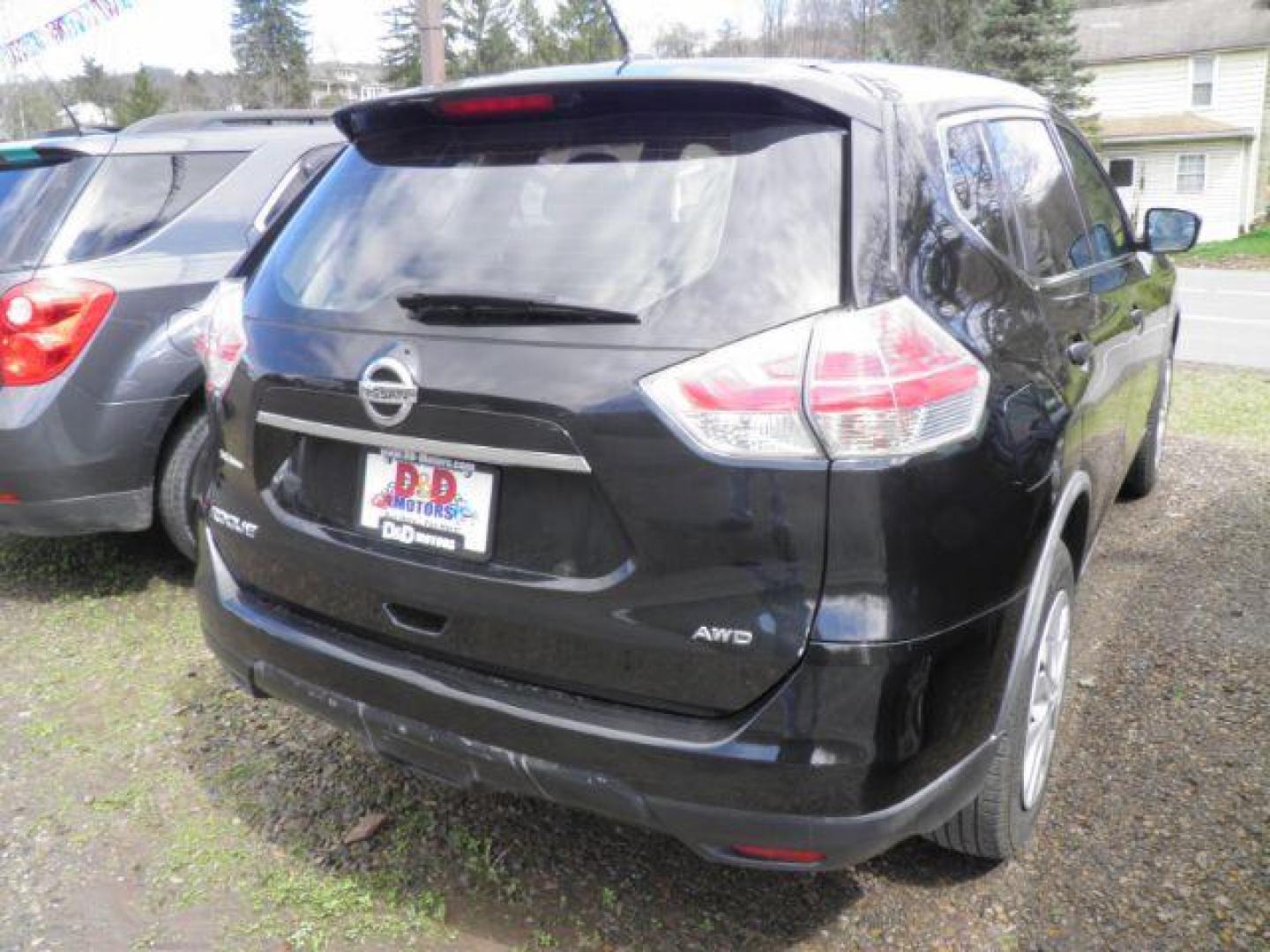 2016 BLACK Nissan Rogue S AWD (KNMAT2MV8GP) with an 2.5 L4 engine, CVT transmission, located at 19521 New George's Creek Rd SW, Barton, MD, 21521, (301) 463-2404, 39.524323, -79.017906 - Photo#5