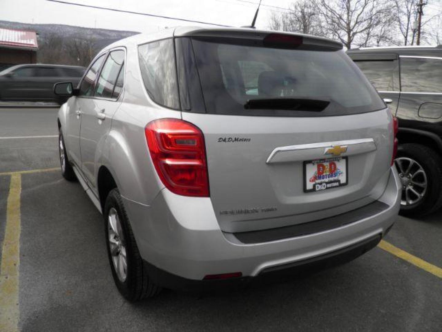 2017 SILVER Chevrolet EQUINOX LS AWD (2GNFLEEK3H6) with an 2.4L L4 engine, AT transmission, located at 15520 McMullen Hwy SW, Belair, MD, 21502, (301) 729-3700, 39.581375, -78.846451 - Photo#5