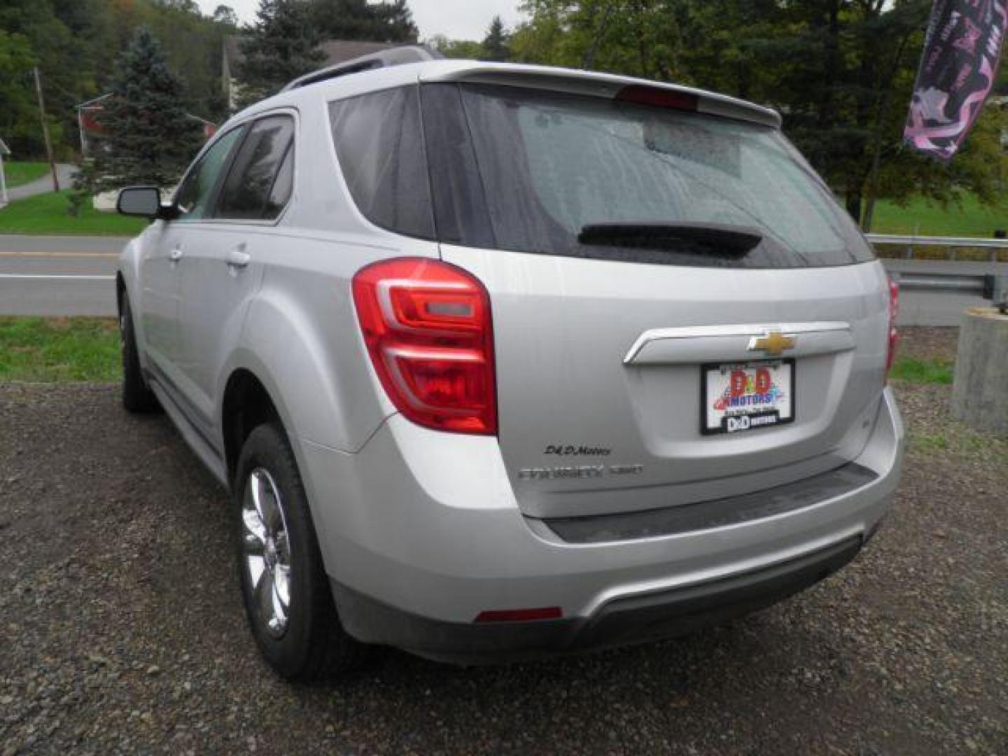 2017 GRAY Chevrolet Equinox LT AWD (2GNFLFEK0H6) with an 2.4L L4 engine, AT transmission, located at 19521 New George's Creek Rd SW, Barton, MD, 21521, (301) 463-2404, 39.524323, -79.017906 - Photo#5