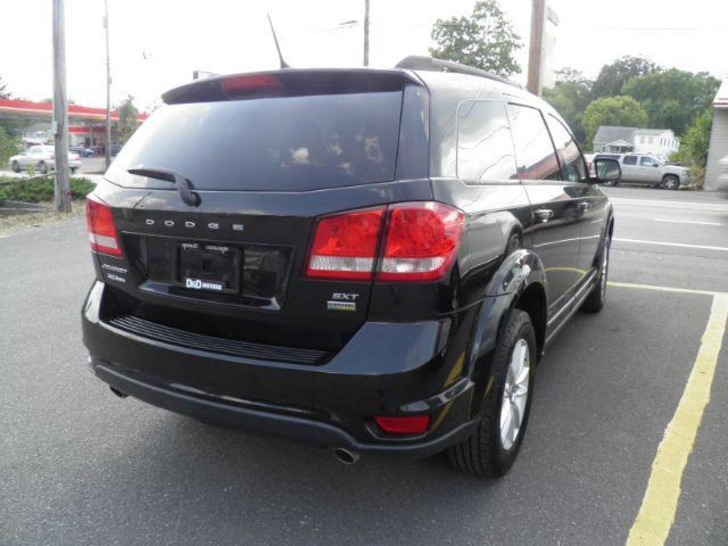 2017 BLACK Dodge Journey SXT (3C4PDCBG3HT) with an 3.6L V6 engine, AT transmission, located at 15520 McMullen Hwy SW, Belair, MD, 21502, (301) 729-3700, 39.581375, -78.846451 - Photo#6