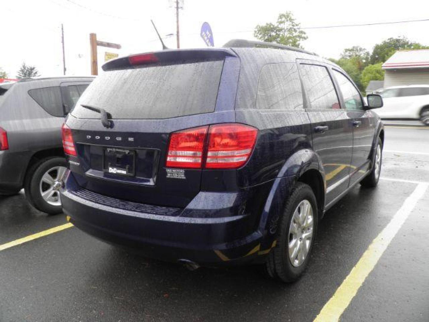 2017 BLUE Dodge Journey SE (3C4PDCAB4HT) with an 2.4L L4 engine, AT transmission, located at 15520 McMullen Hwy SW, Belair, MD, 21502, (301) 729-3700, 39.581375, -78.846451 - Photo#5