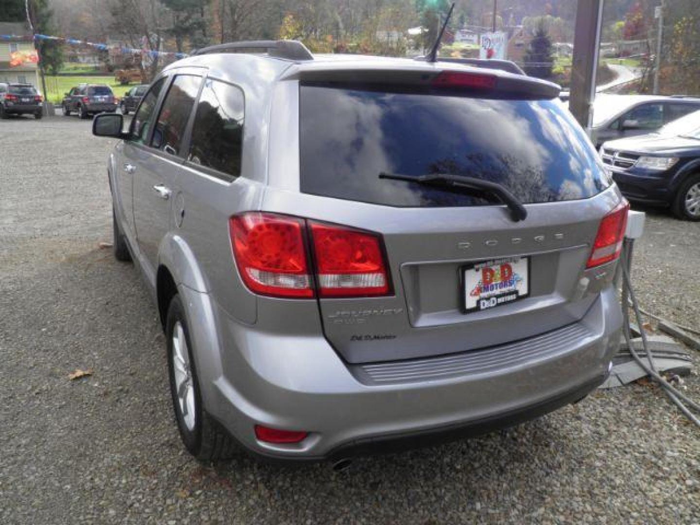 2017 SILVER DODGE JOURNEY SXT AWD (3C4PDDBGXHT) with an 3.6L V6 engine, AT transmission, located at 15520 McMullen Hwy SW, Belair, MD, 21502, (301) 729-3700, 39.581375, -78.846451 - Photo#6