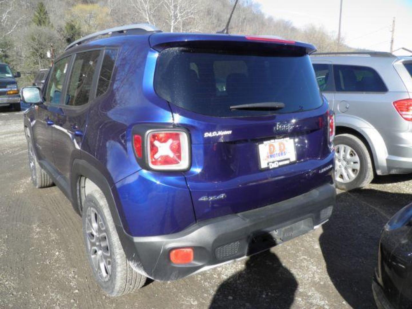 2017 BLUE Jeep Renegade Limited 4WD (ZACCJBDB7HP) with an 2.4L L4 engine, AT transmission, located at 19521 New George's Creek Rd SW, Barton, MD, 21521, (301) 463-2404, 39.524323, -79.017906 - Photo#5