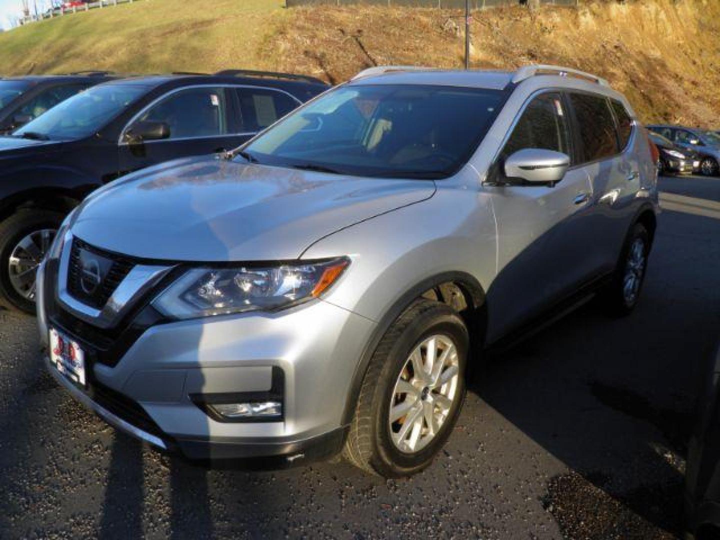 2017 GRAY Nissan Rogue SV AWD (JN8AT2MV7HW) with an 2.5 L4 engine, CVT transmission, located at 15520 McMullen Hwy SW, Belair, MD, 21502, (301) 729-3700, 39.581375, -78.846451 - Photo#0