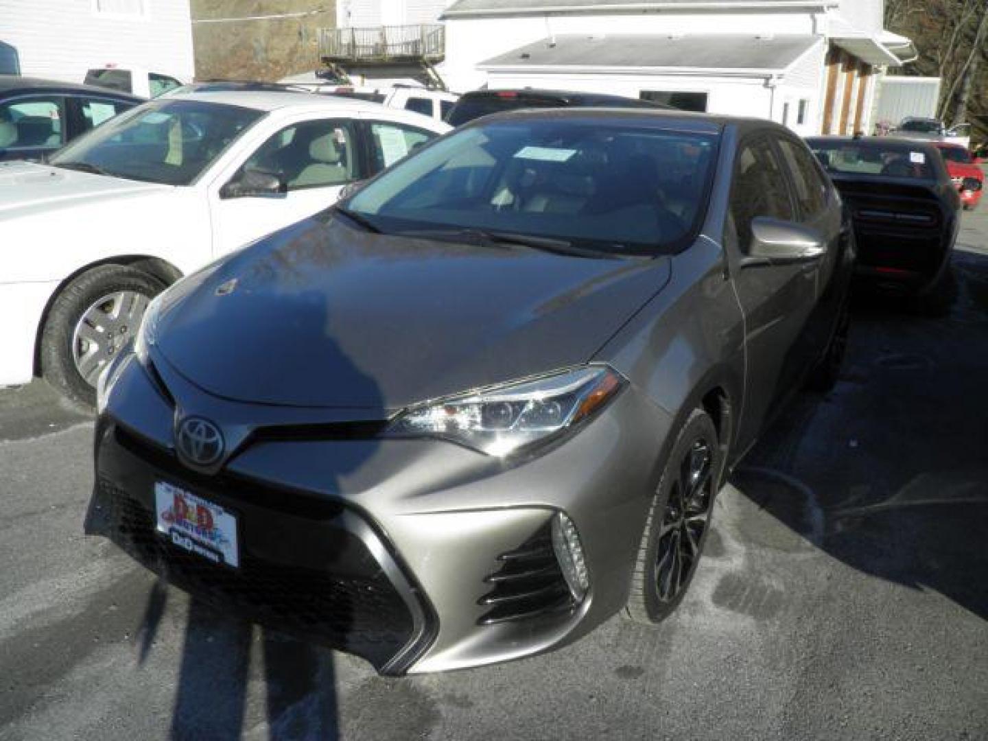 2017 GRAY TOYOTA COROLLA SE CVT (5YFBURHE9HP) with an 1.8L L4 engine, AT transmission, located at 15520 McMullen Hwy SW, Belair, MD, 21502, (301) 729-3700, 39.581375, -78.846451 - Photo#0