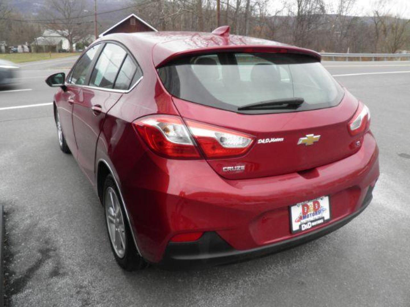 2018 RED Chevrolet Cruze LT Auto Hatchback (3G1BE6SM0JS) with an 1.4L 4L engine, AT transmission, located at 15520 McMullen Hwy SW, Belair, MD, 21502, (301) 729-3700, 39.581375, -78.846451 - Photo#4