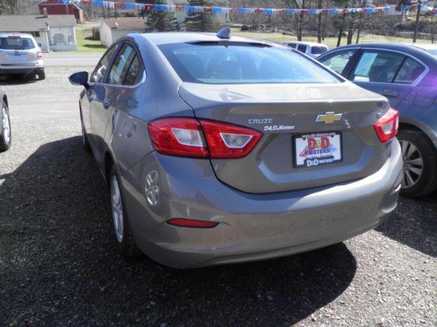 2018 GRAY Chevrolet Cruze LT Auto (1G1BE5SM3J7) with an 1.4l L4 engine, AT transmission, located at 19521 New George's Creek Rd SW, Barton, MD, 21521, (301) 463-2404, 39.524323, -79.017906 - Photo#4