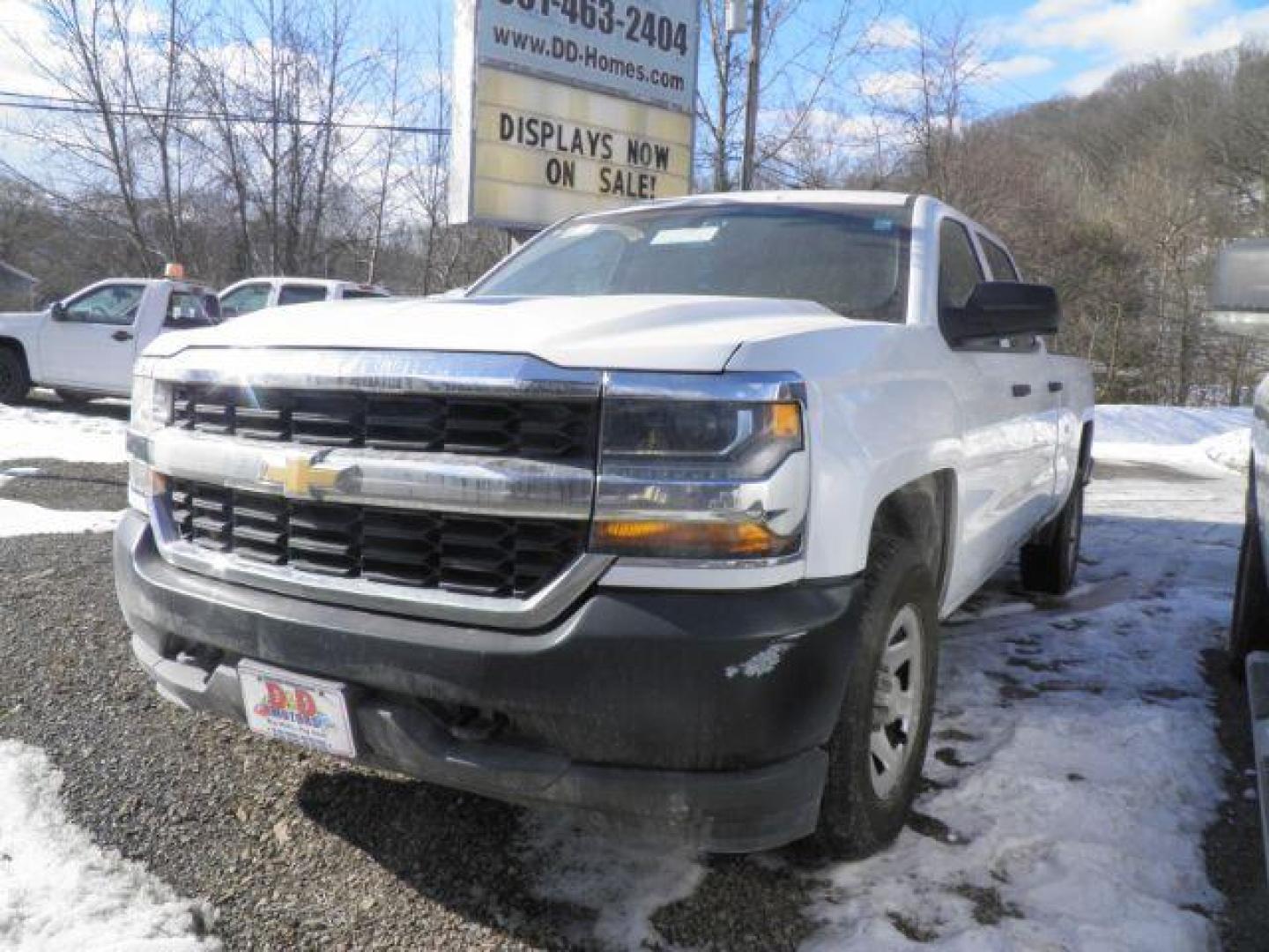 2018 WHITE Chevrolet Silverado 1500 LS Crew Cab Short Box 4WD (3GCUKNEC5JG) with an 5.3L V8 engine, AT transmission, located at 19521 New George's Creek Rd SW, Barton, MD, 21521, (301) 463-2404, 39.524323, -79.017906 - Photo#0