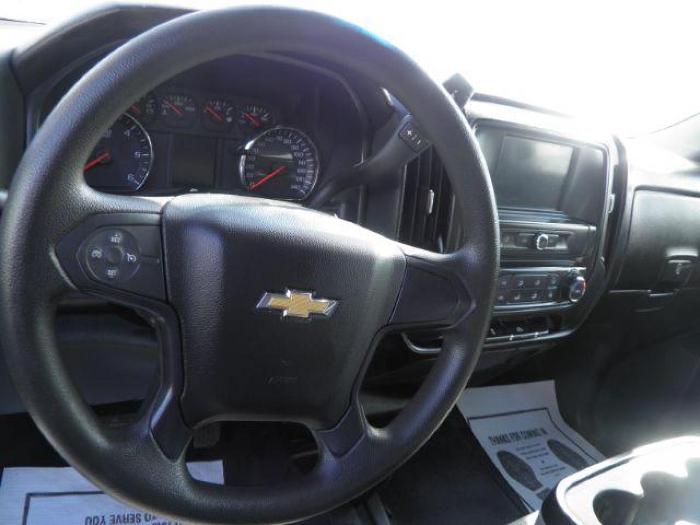 2018 WHITE Chevrolet Silverado 1500 LS Crew Cab Short Box 4WD (3GCUKNEC5JG) with an 5.3L V8 engine, AT transmission, located at 19521 New George's Creek Rd SW, Barton, MD, 21521, (301) 463-2404, 39.524323, -79.017906 - Photo#2