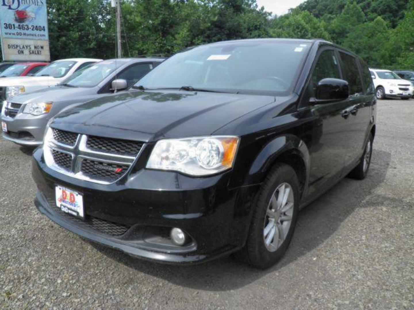 2018 BLACK Dodge Grand Caravan VAN (2C4RDGCG0JR) with an 3.6L V6 engine, AT transmission, located at 15520 McMullen Hwy SW, Belair, MD, 21502, (301) 729-3700, 39.581375, -78.846451 - Photo#0