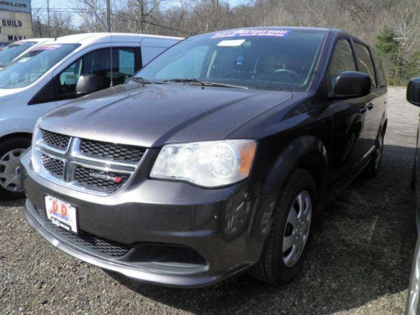 2018 GRAY Dodge Grand Caravan VAN (2C4RDGBG7JR) with an 3.6L V6 engine, AT transmission, located at 19521 New George's Creek Rd SW, Barton, MD, 21521, (301) 463-2404, 39.524323, -79.017906 - Photo#0