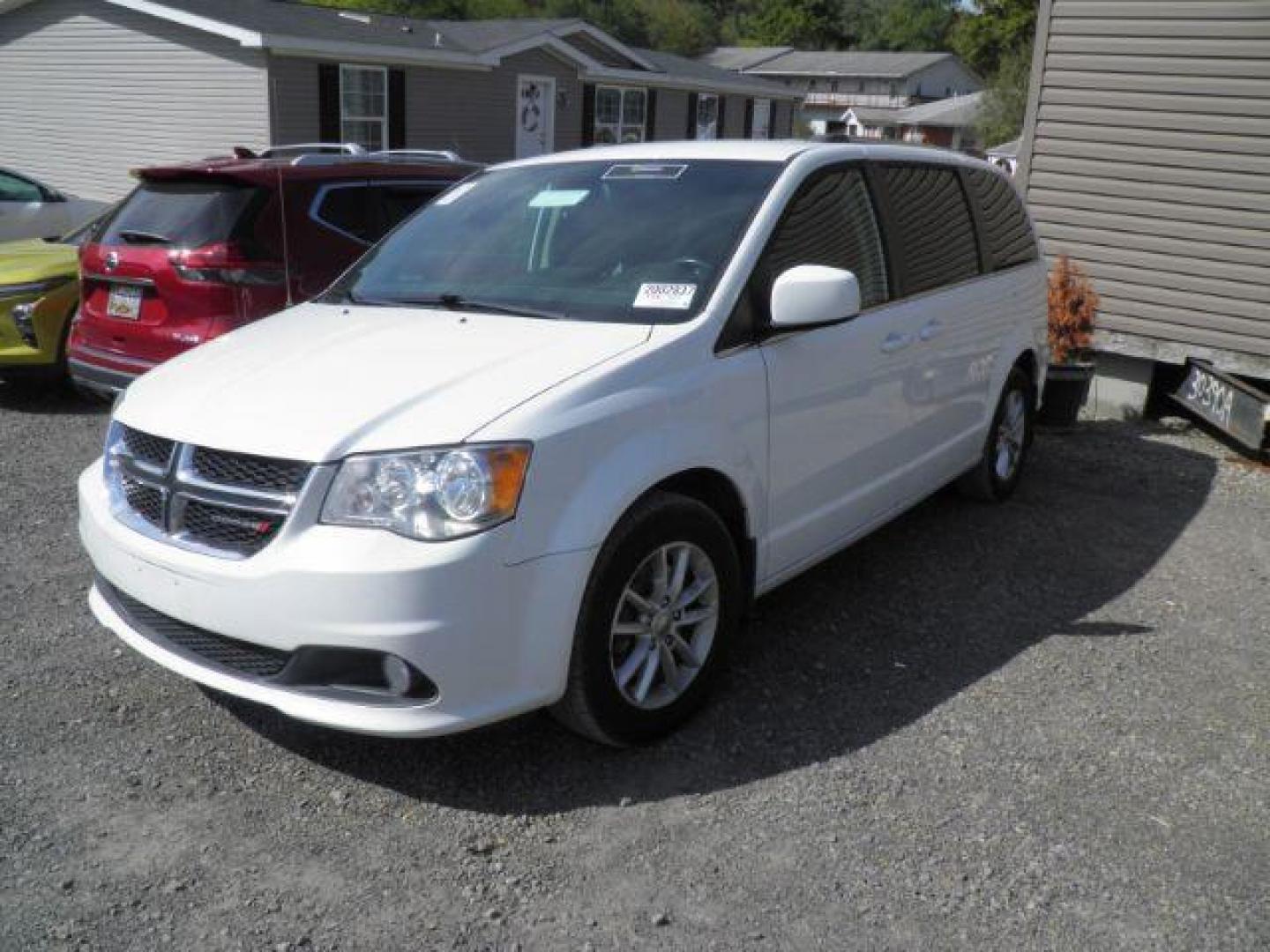 2018 White Dodge Grand Caravan SXT (2C4RDGCG4JR) with an 3.6L V6 engine, AT transmission, located at 19521 New George's Creek Rd SW, Barton, MD, 21521, (301) 463-2404, 39.524323, -79.017906 - Photo#0