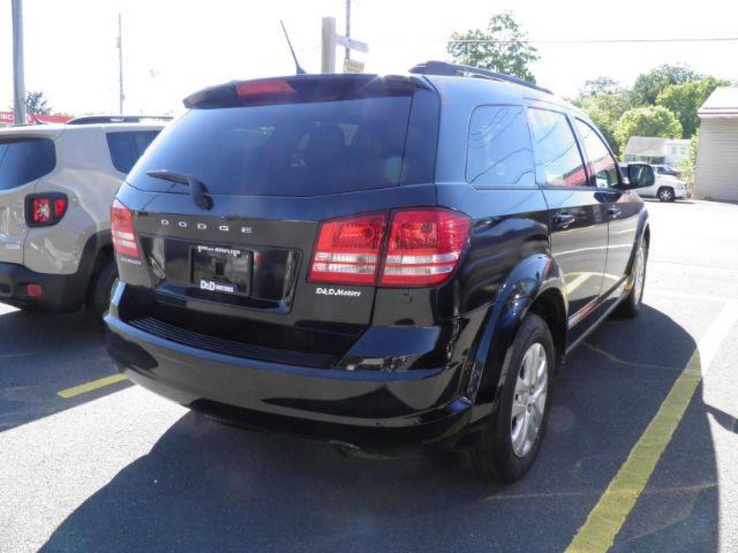 2018 BLACK Dodge Journey SE (3C4PDCAB2JT) with an 2.4L L4 engine, AT transmission, located at 15520 McMullen Hwy SW, Belair, MD, 21502, (301) 729-3700, 39.581375, -78.846451 - Photo#6