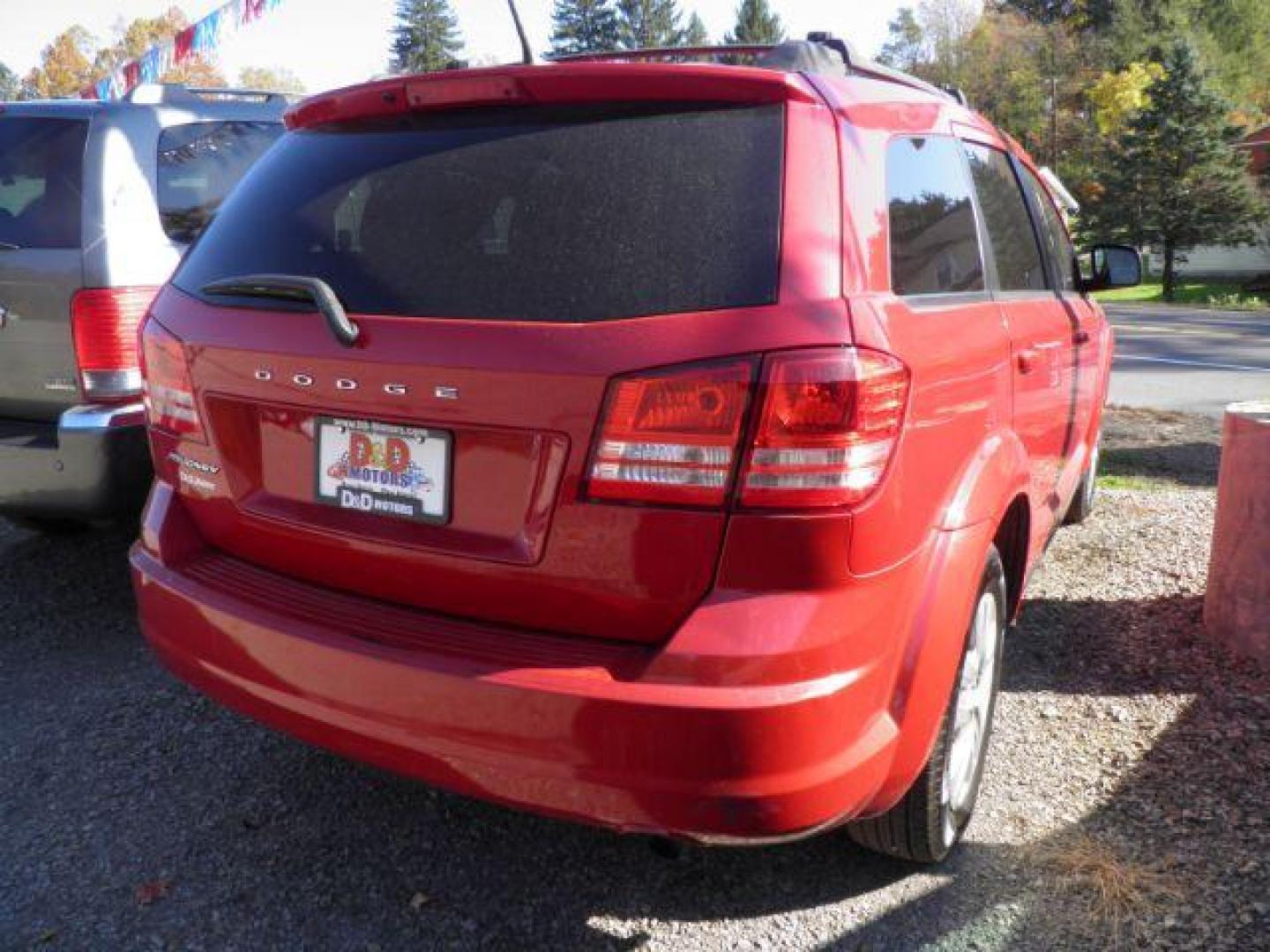 2018 RED Dodge Journey SE (3C4PDCAB7JT) with an 2.4L L4 engine, AT transmission, located at 19521 New George's Creek Rd SW, Barton, MD, 21521, (301) 463-2404, 39.524323, -79.017906 - Photo#6