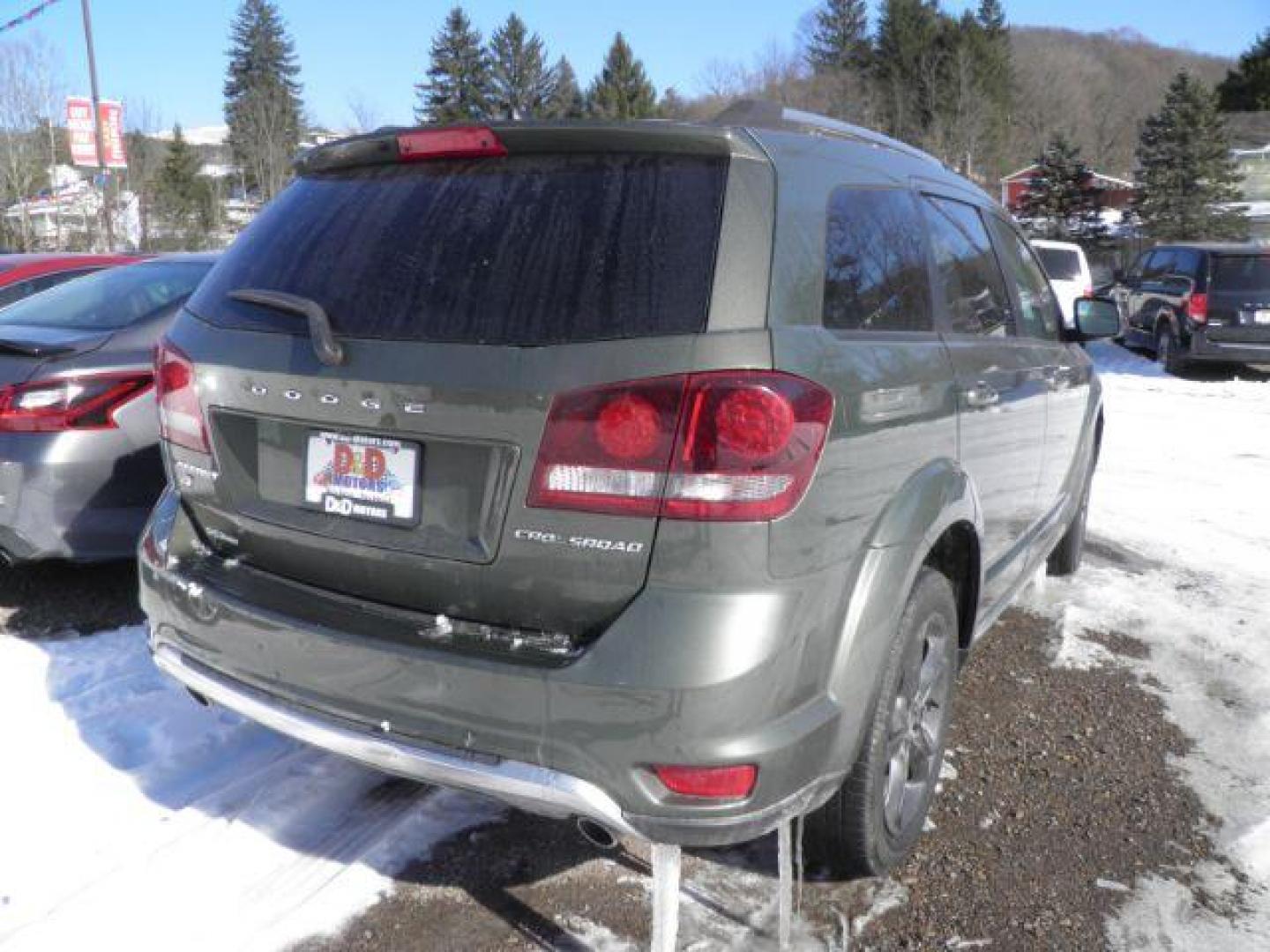 2018 GREEN Dodge Journey Crossroad AWD (3C4PDDGG1JT) with an 3.6L V6 engine, AT transmission, located at 19521 New George's Creek Rd SW, Barton, MD, 21521, (301) 463-2404, 39.524323, -79.017906 - Photo#5