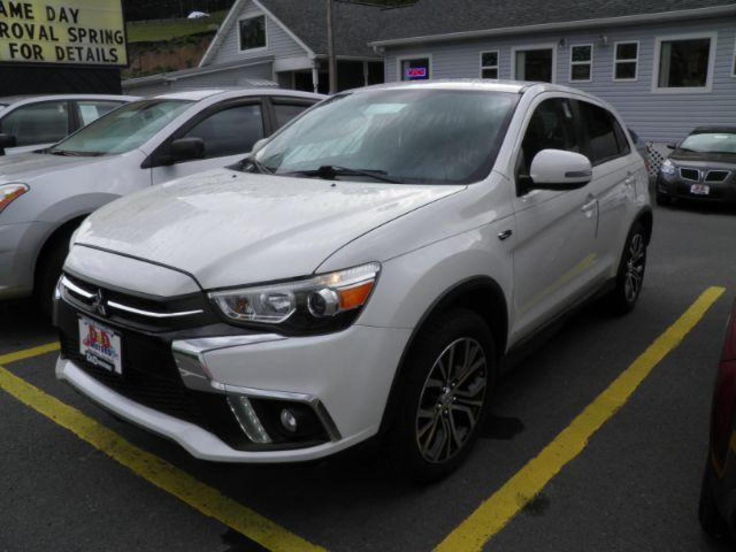 2018 WHITE Mitsubishi Outlander Sport 2.4 SE 4WD CVT (JA4AR3AW3JU) with an 2.4L L4 engine, CVT transmission, located at 15520 McMullen Hwy SW, Belair, MD, 21502, (301) 729-3700, 39.581375, -78.846451 - Photo#0