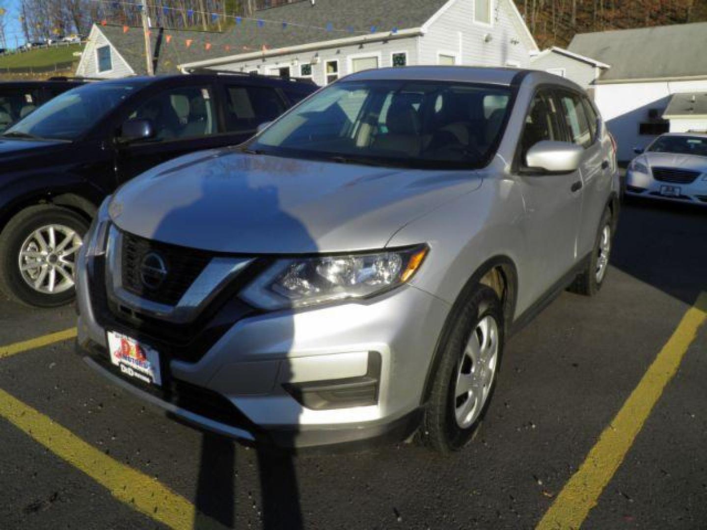 2018 SILVER NISSAN ROGUE S AWD (5N1AT2MV2JC) with an 2.5 L4 engine, AT transmission, located at 15520 McMullen Hwy SW, Belair, MD, 21502, (301) 729-3700, 39.581375, -78.846451 - Photo#0