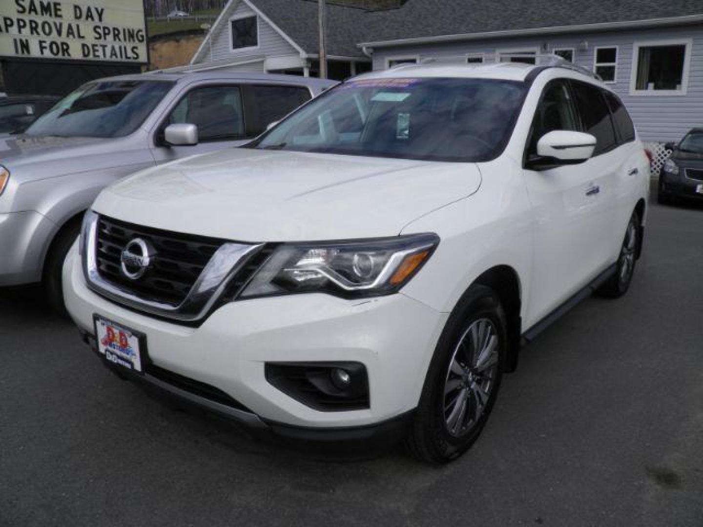 2018 WHITE Nissan Pathfinder SV 4WD (5N1DR2MM6JC) with an 3.5L V6 engine, CVT transmission, located at 15520 McMullen Hwy SW, Belair, MD, 21502, (301) 729-3700, 39.581375, -78.846451 - Photo#0