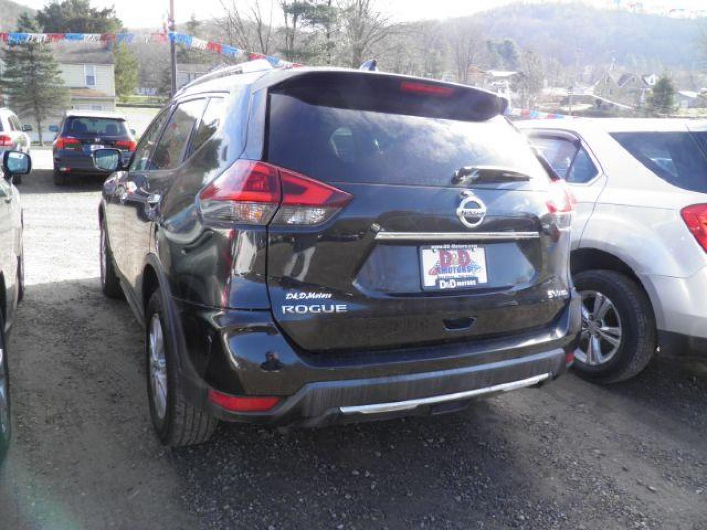 2018 BLACK Nissan Rogue SV AWD (KNMAT2MV7JP) with an 2.5 L4 engine, CVT transmission, located at 19521 New George's Creek Rd SW, Barton, MD, 21521, (301) 463-2404, 39.524323, -79.017906 - Photo#5