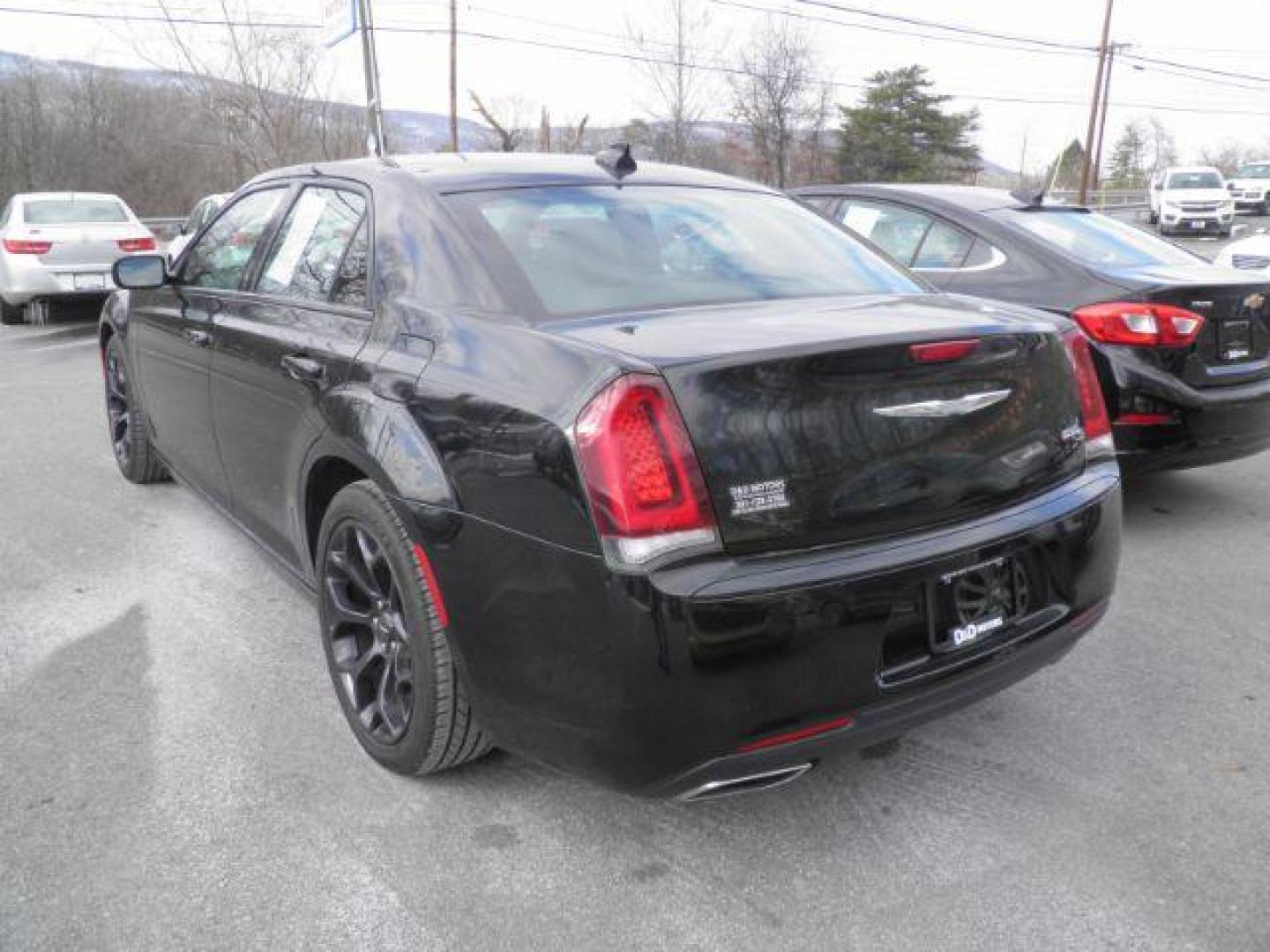 2019 BLACK Chrysler 300 S V6 RWD (2C3CCABG2KH) with an 3.6L V6 engine, AT transmission, located at 15520 McMullen Hwy SW, Belair, MD, 21502, (301) 729-3700, 39.581375, -78.846451 - Photo#4