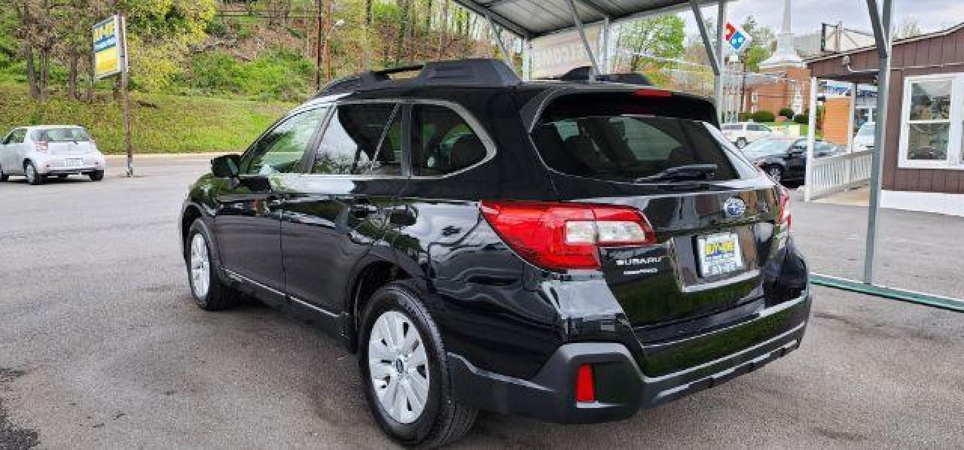 2019 BLACK /Warm Ivory Cloth, cloth SUBARU OUTBACK 2.5i Premium (4S4BSAFC7K3) with an 2.5 L4 engine, AT transmission, located at 15520 McMullen Hwy SW, Belair, MD, 21502, (301) 729-3700, 39.581375, -78.846451 - FOR A BETTER PRICE CALL PAUL AT 301-268-8150 - Photo#8