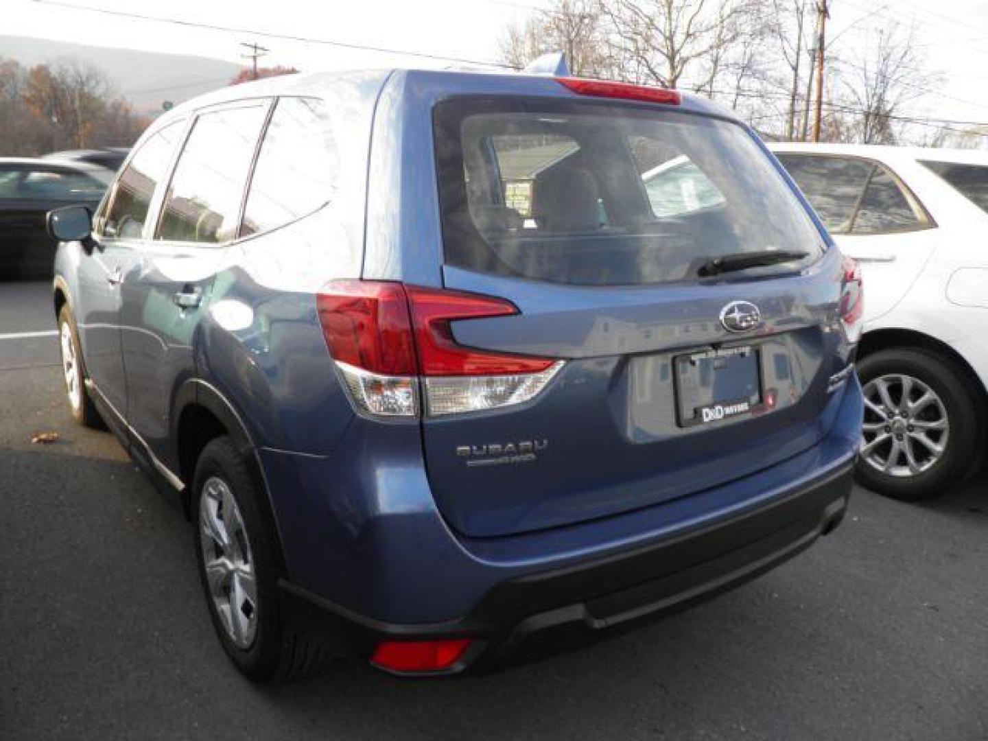 2020 BLUE Subaru Forester Base (JF2SKAAC1LH) with an 2.5 L4 engine, AT transmission, located at 15520 McMullen Hwy SW, Belair, MD, 21502, (301) 729-3700, 39.581375, -78.846451 - Photo#5